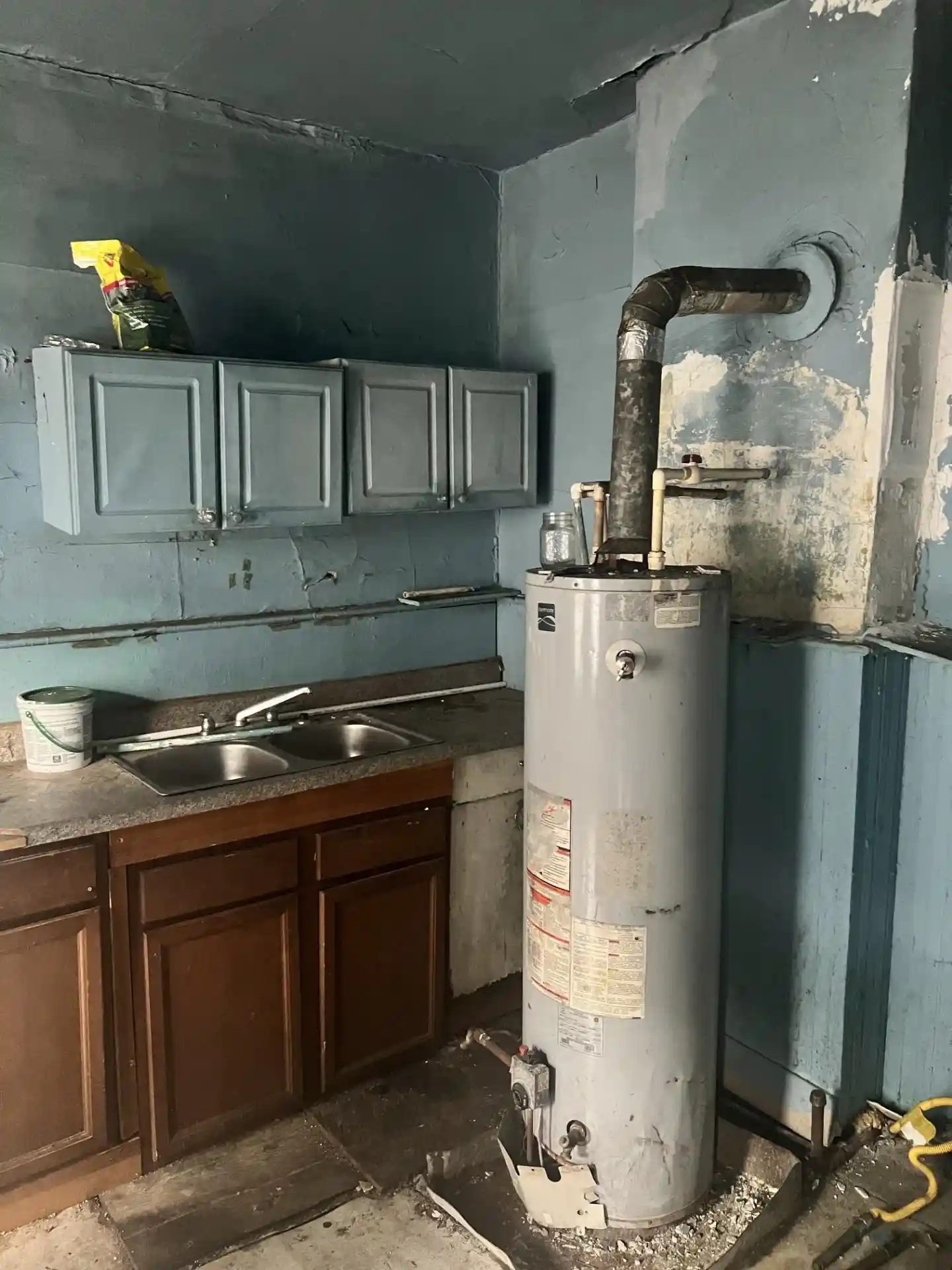 Photo 3 of Sale Pending at 1062 Overton Park Ave, Memphis, TN 38105 | MLS# 10225992 | Listing updated on 2026-08-24