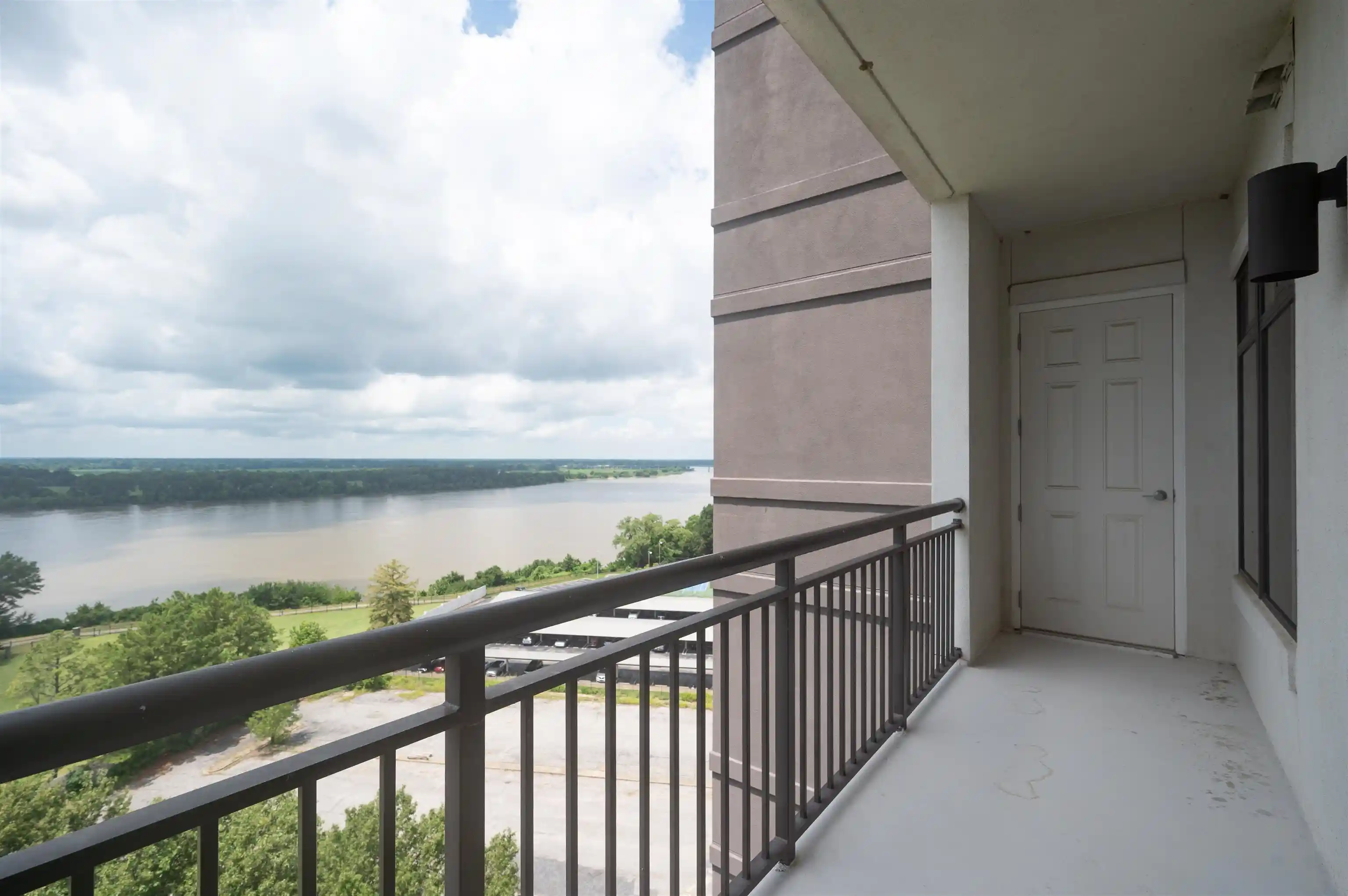 Photo 3 of Condo for sale at 717 S Riverside Dr #1108, Memphis, TN 38103 | MLS# 10226001 | Listing updated on 2026-09-21