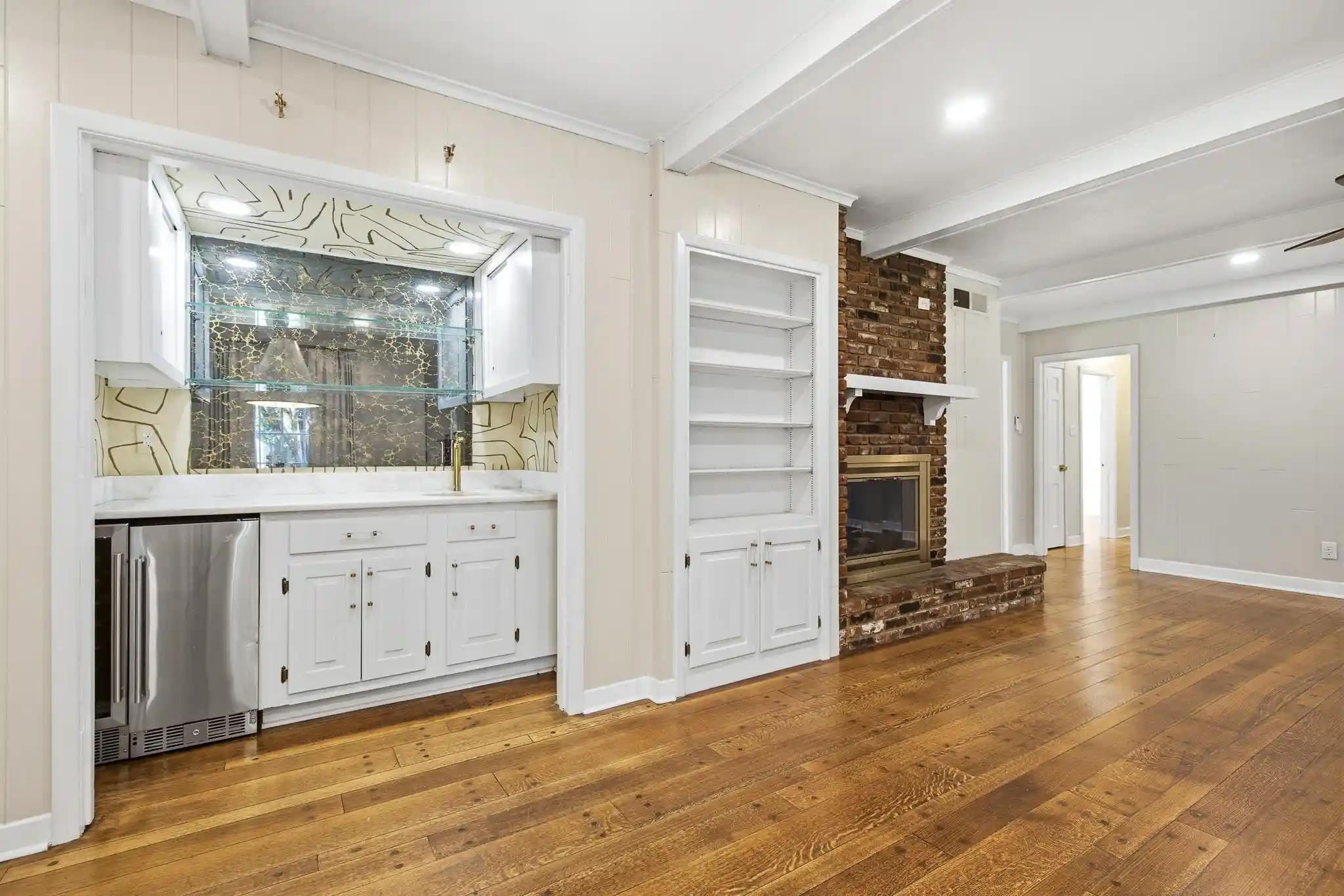 Photo 3 of Single family home for sale at 271 Wakefield Dr, Memphis, TN 38117 | MLS# 10226005 | Listing updated on 2026-09-10