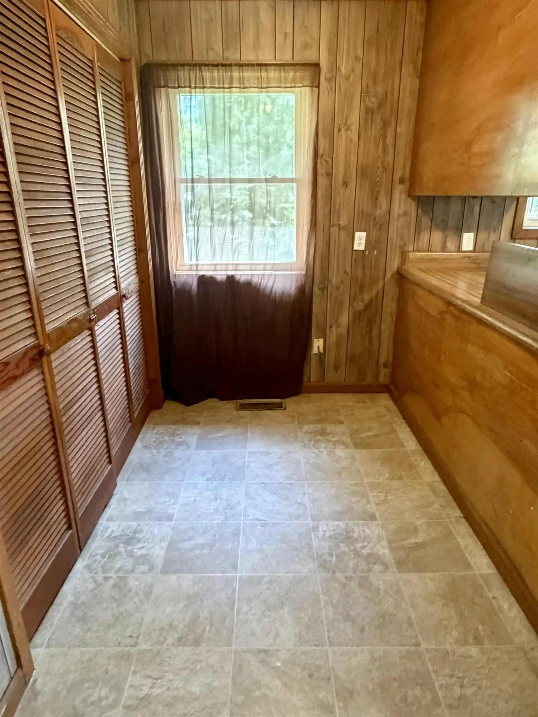14th image of 355 Purdy Rd, Selmer, TN 38375 | MLS# 10226014