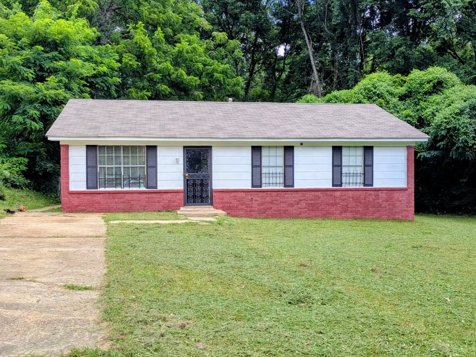 Photo 1 of Single family home for sale at 1822 Cedarhurst Ave, Memphis, TN 38127 | MLS# 10226035 | Listing updated on 2026-09-25