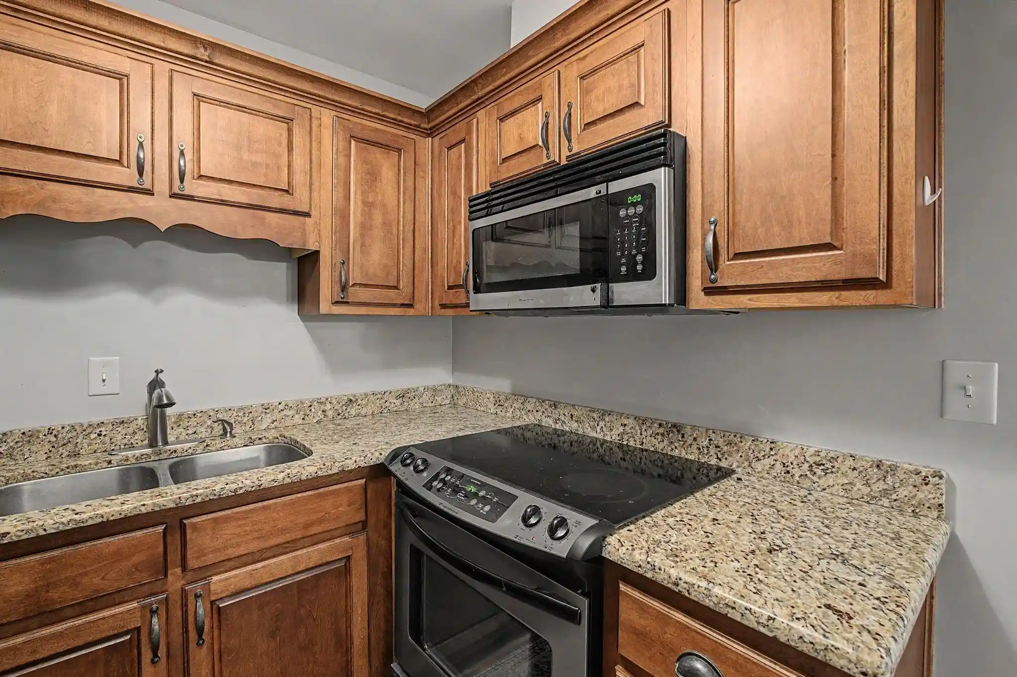 Photo 4 of Condo for sale at 210 S Mclean Blvd #8, Memphis, TN 38104 | MLS# 10226059 | Listing updated on 2026-09-03