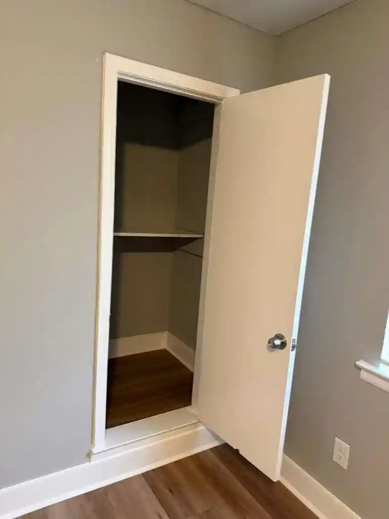 Photo 2 of Sale Pending at 1008 University St, Memphis, TN 38107 | MLS# 10226079 | Listing updated on 2026-07-24