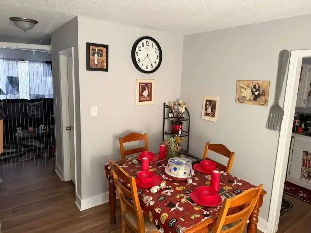Photo 3 of Sale Pending at 1008 University St, Memphis, TN 38107 | MLS# 10226079 | Listing updated on 2026-07-24
