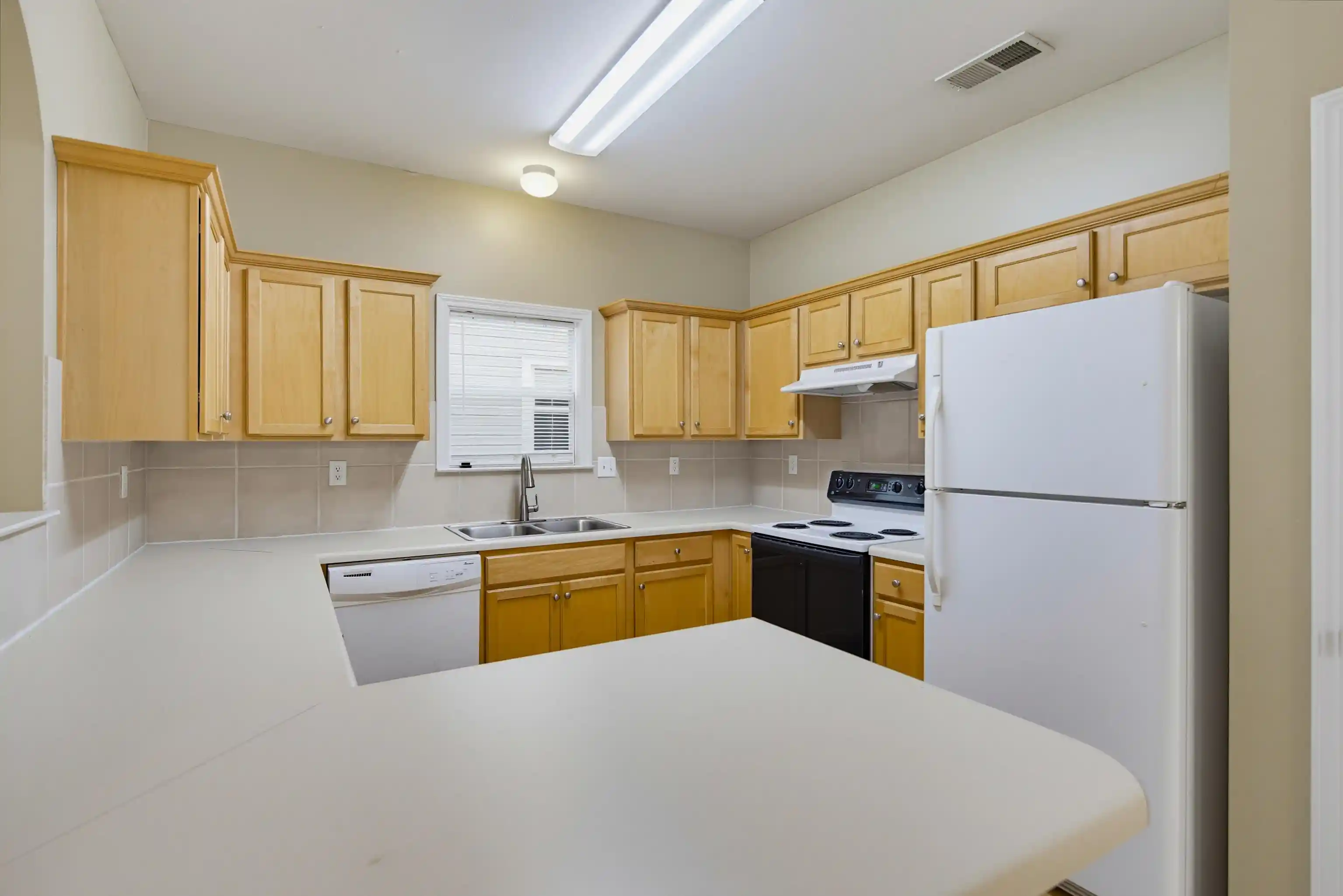 Photo 1 of Single family home for sale at 1327 Harbor Park Dr, Memphis, TN 38103 | MLS# 10226092 | Listing updated on 2026-08-20