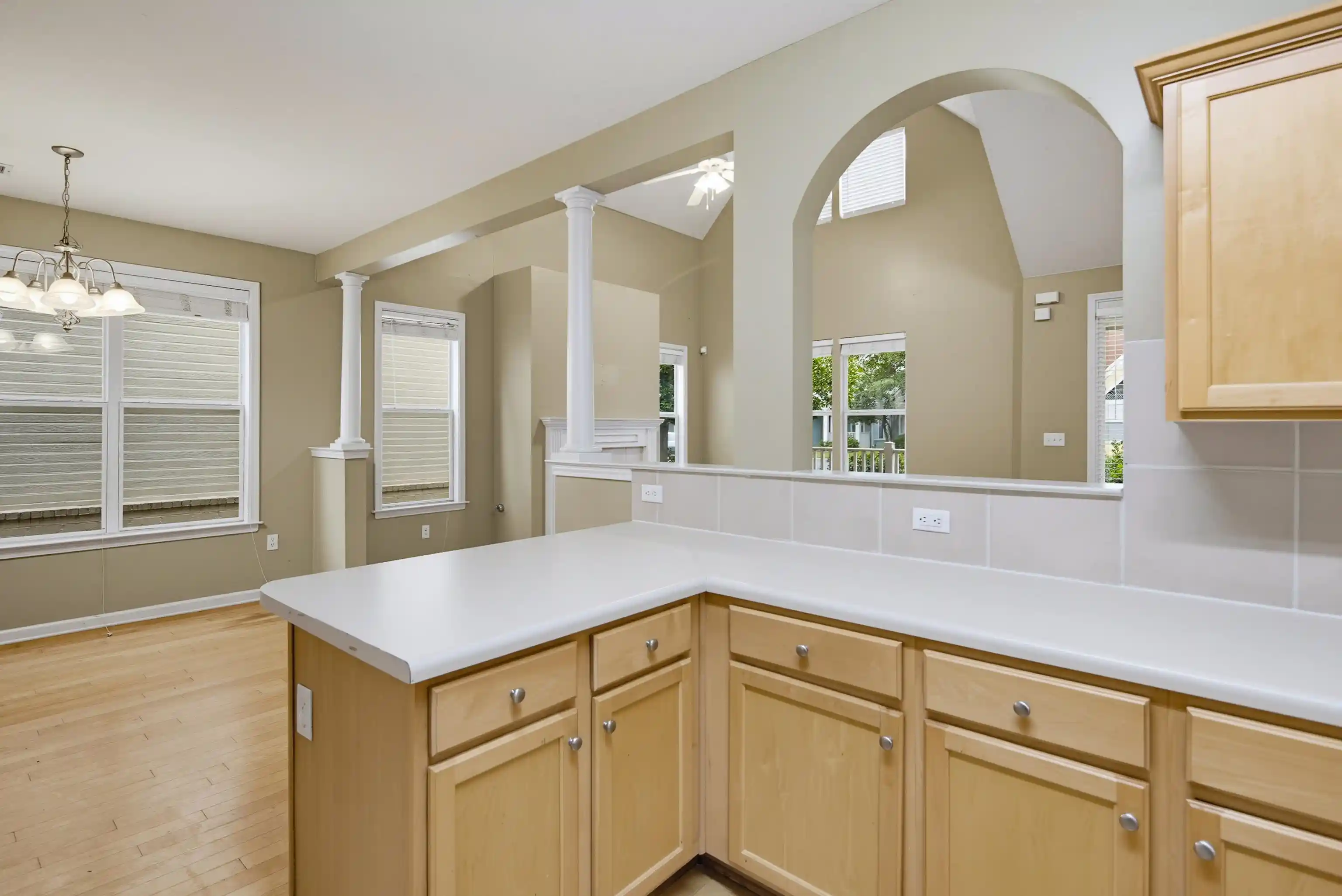 Photo 2 of Single family home for sale at 1327 Harbor Park Dr, Memphis, TN 38103 | MLS# 10226092 | Listing updated on 2026-08-20