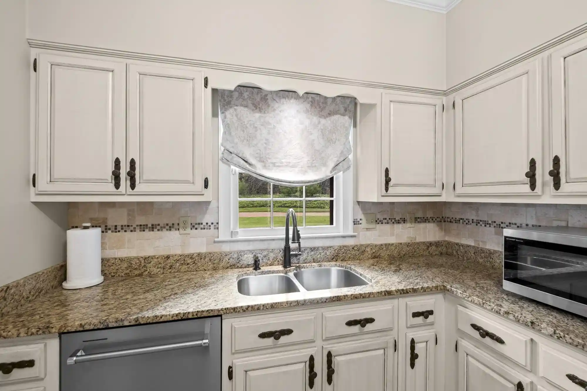 2nd image of 1928 Riverdale Dr, Germantown, TN 38138 | MLS# 10226099