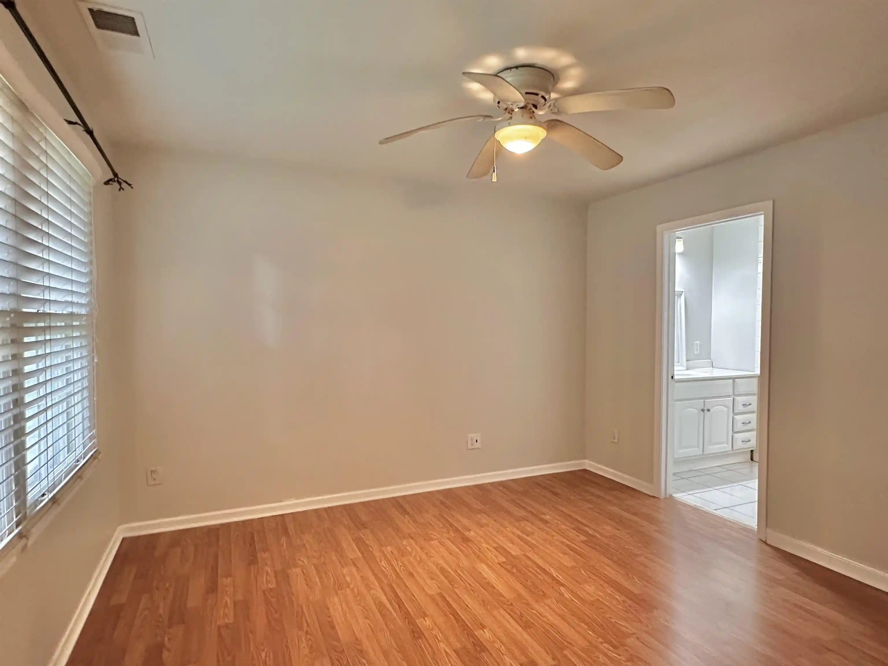Photo 3 of Single family home for sale at 758 Buck St, Memphis, TN 38111 | MLS# 10226113 | Listing updated on 2026-09-02