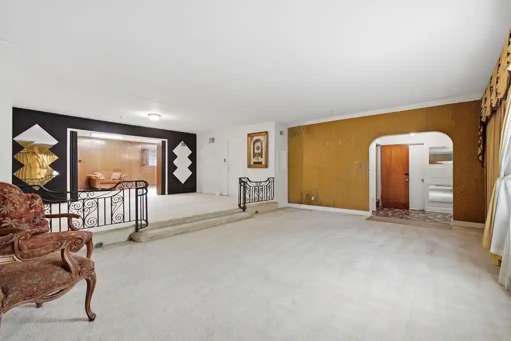 Photo 2 of Single family home for sale at 981 N Mclean Blvd, Memphis, TN 38107 | MLS# 10226116 | Listing updated on 2026-09-10