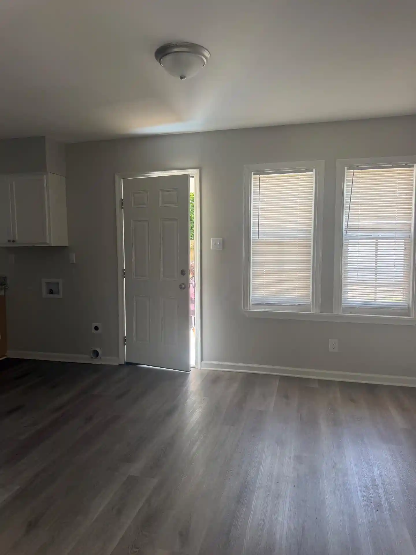 Photo 2 of Single family home for sale at 409 Stoneham Rd, Memphis, TN 38109 | MLS# 10226152 | Listing updated on 2026-09-02