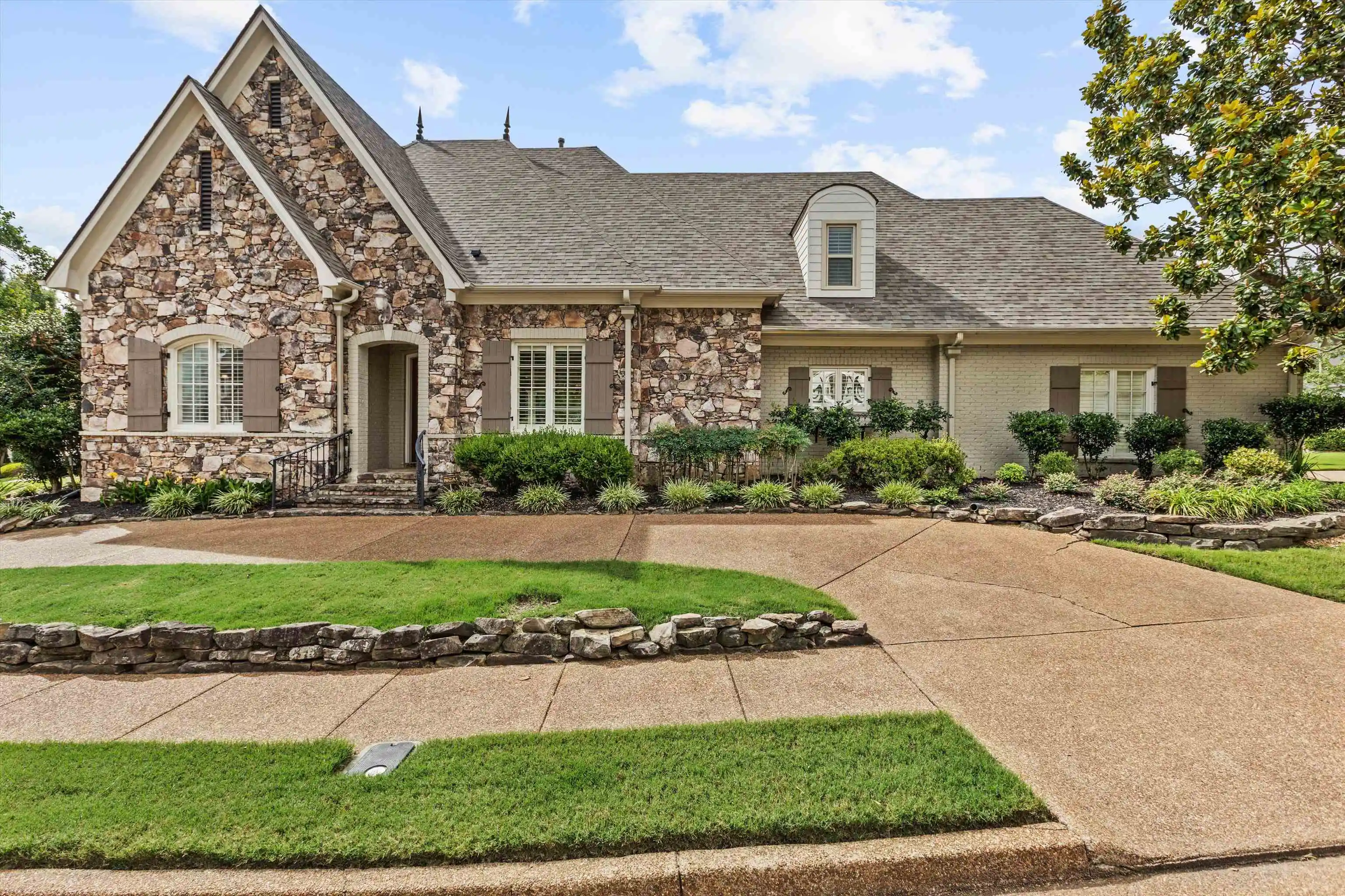 Photo 1 of Single family home for sale at 10211 Statfield Dr, Collierville, TN 38017 | MLS# 10226167 | Listing updated on 2026-09-17