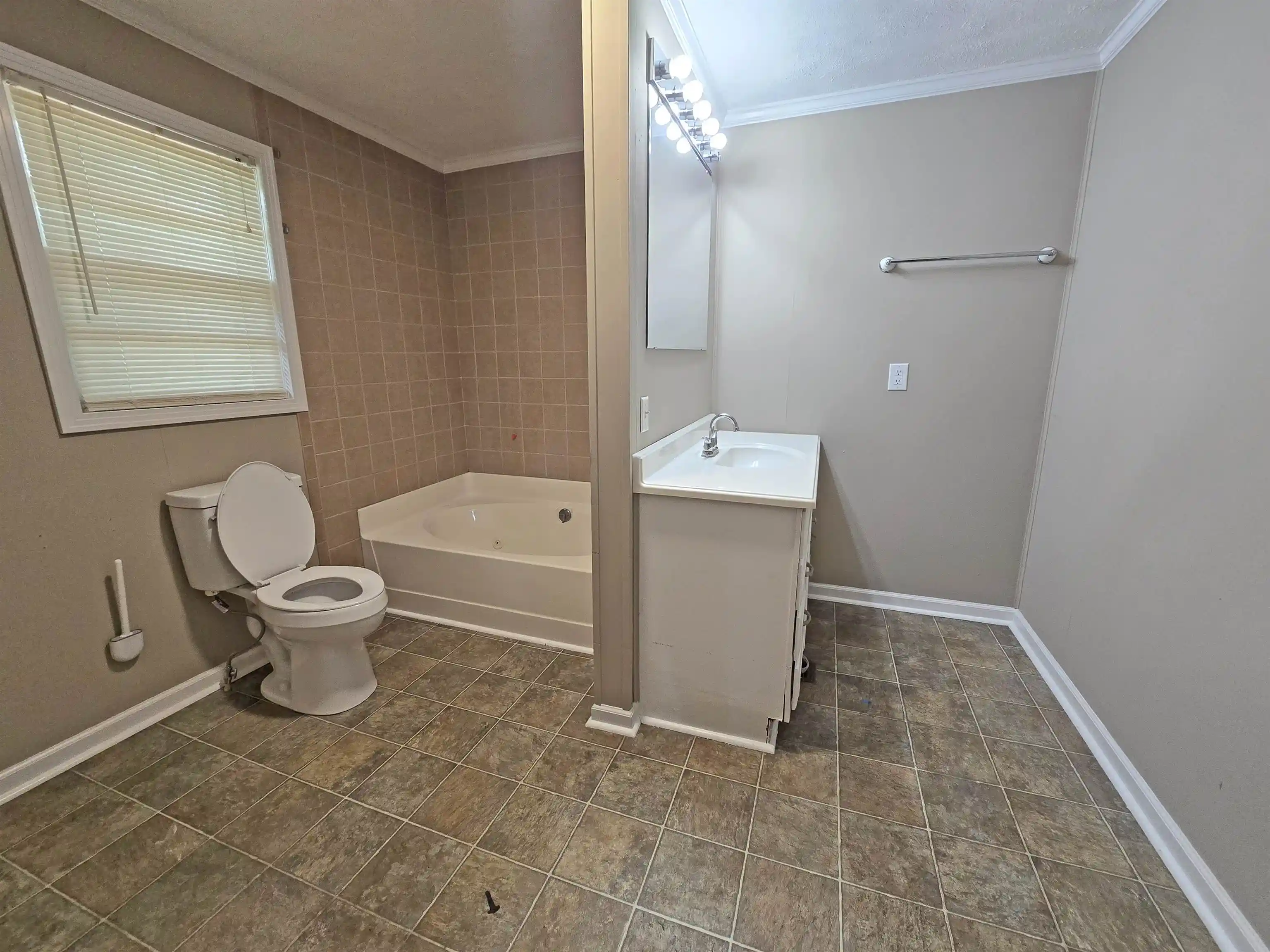 Photo 3 of Sale Pending at 745 Stag Ln, Savannah, TN 38372 | MLS# 10226169 | Listing updated on 2026-09-04