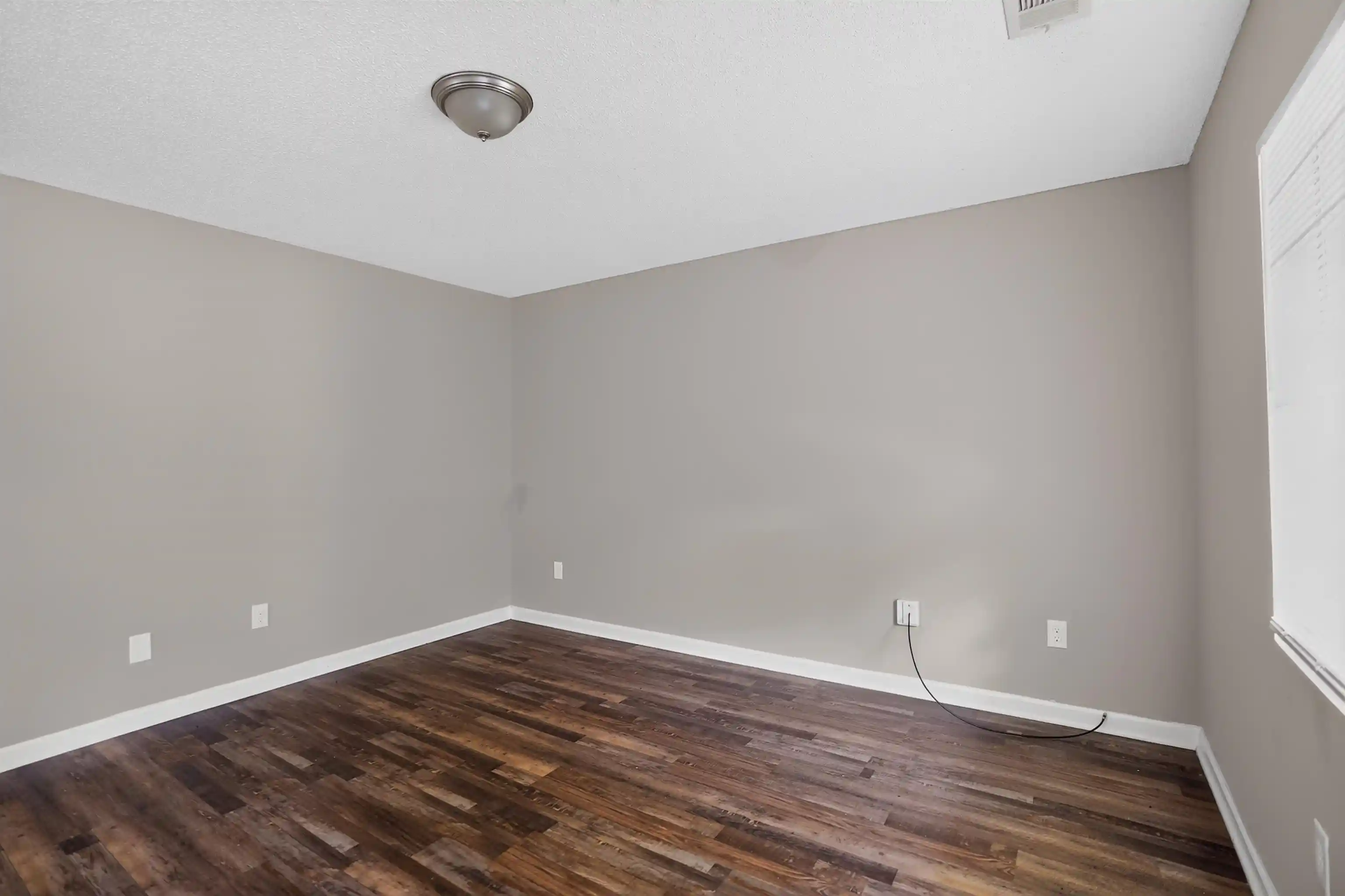 Photo 3 of Single family home for sale at 5037 Blacksmith Dr, Memphis, TN 38127 | MLS# 10226190 | Listing updated on 2026-10-23