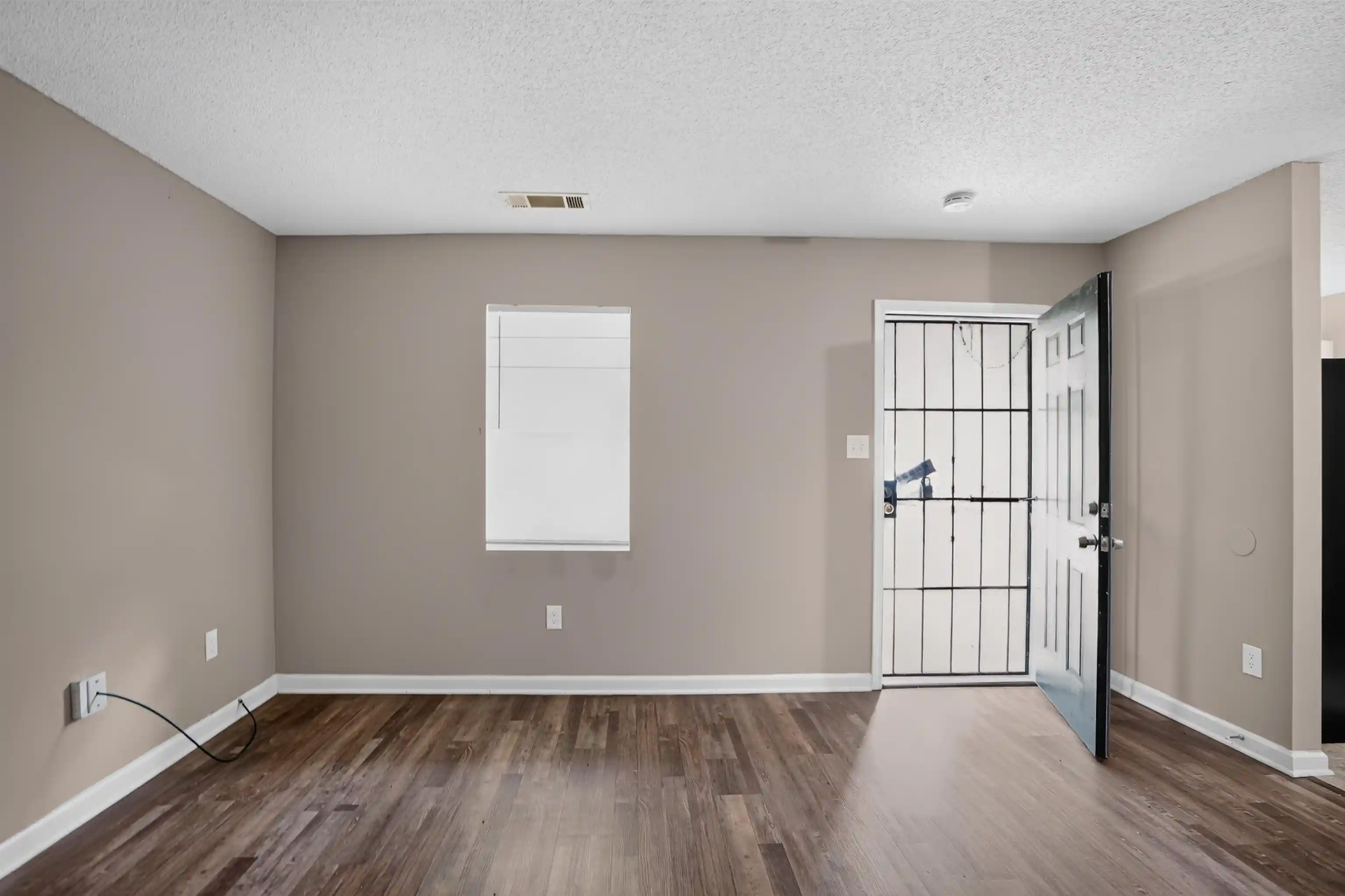 Photo 4 of Single family home for sale at 5037 Blacksmith Dr, Memphis, TN 38127 | MLS# 10226190 | Listing updated on 2026-10-23
