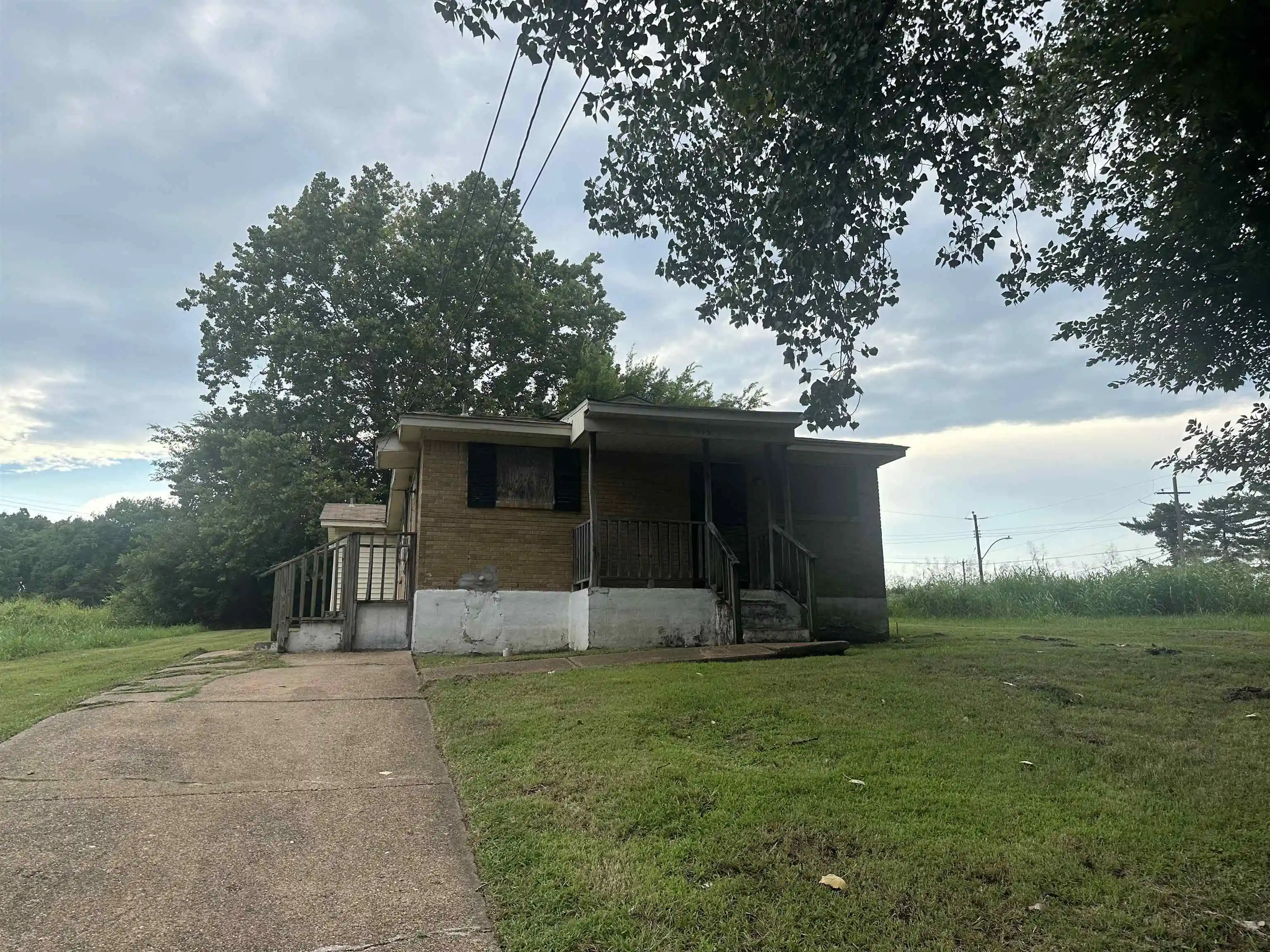 Single family home for sale at 959 Driver St, Memphis, TN 38126 | MLS# 10226207