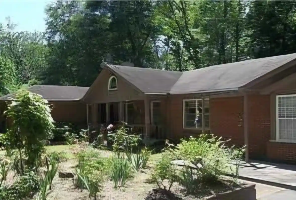Photo 1 of Single family home for sale at 3877 Lakewood Dr, Memphis, TN 38128 | MLS# 10226229 | Listing updated on 2026-08-24