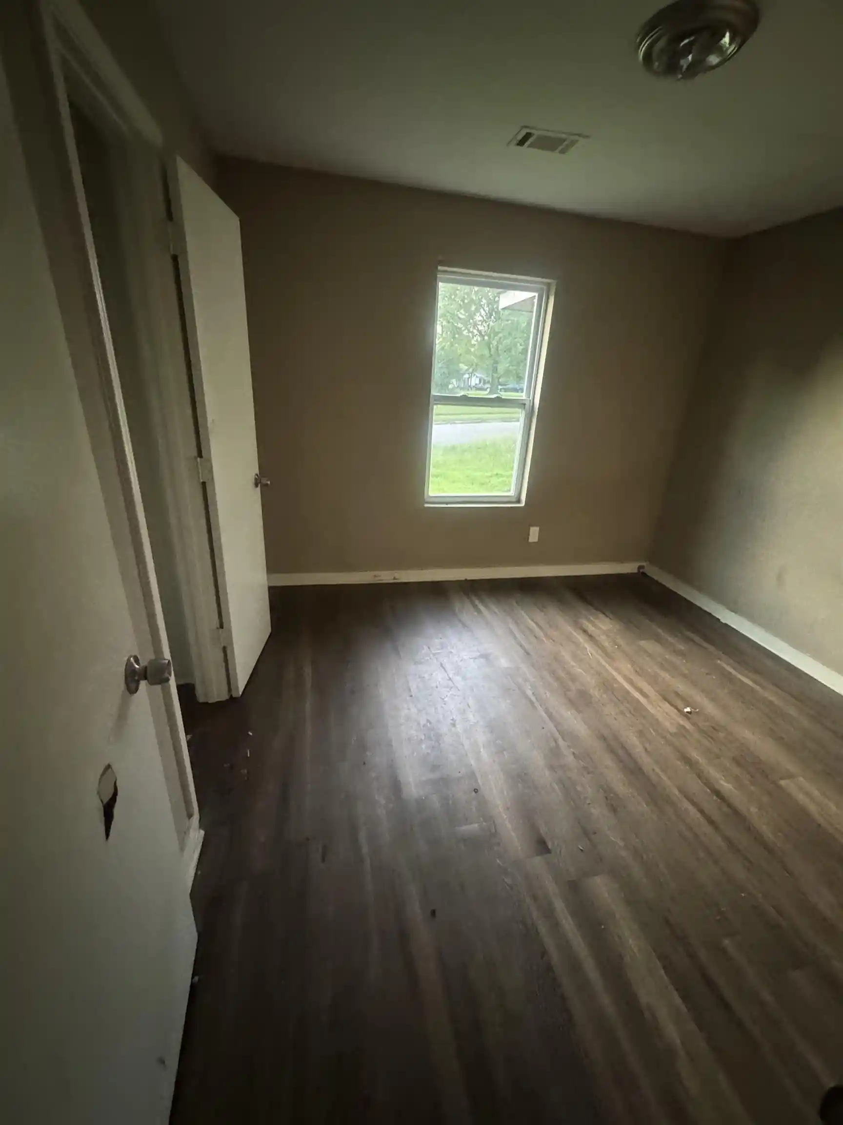 Photo 3 of Single family home for sale at 3613 Russelwood Dr, Memphis, TN 38128 | MLS# 10226236 | Listing updated on 2026-09-17