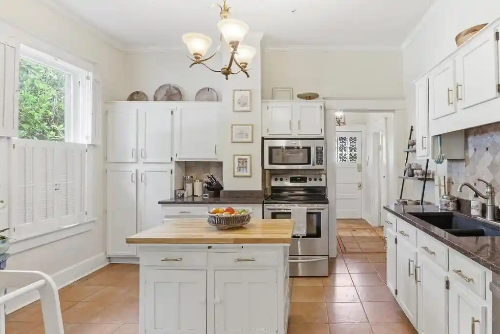 Photo 4 of Single family home for sale at 2072 Felix Ave, Memphis, TN 38104 | MLS# 10226285 | Listing updated on 2026-09-12