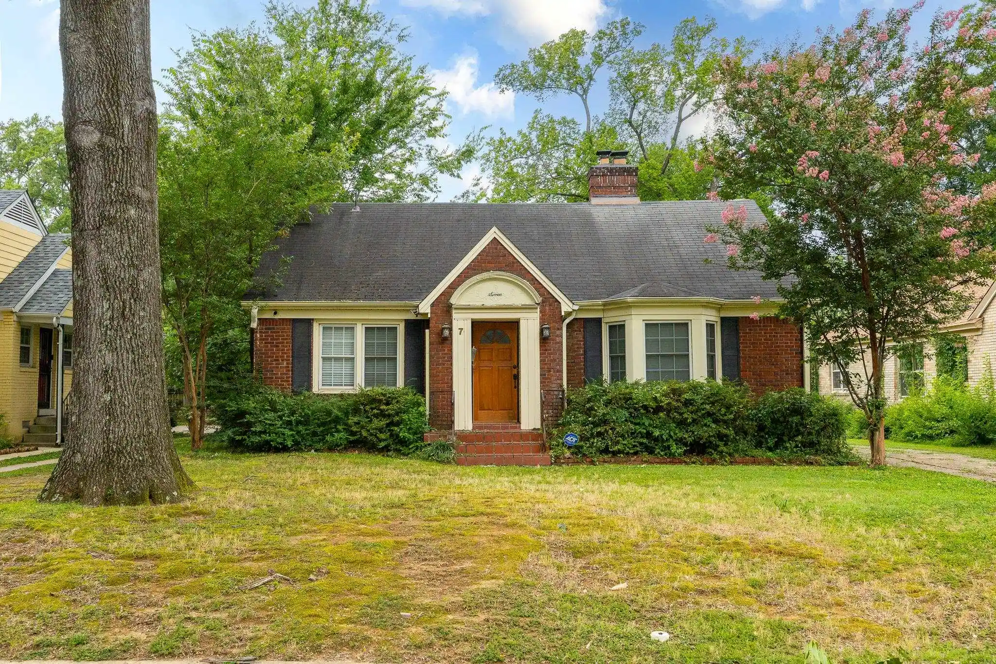 Photo 1 of Single family home for sale at 7 N Alicia Dr, Memphis, TN 38112 | MLS# 10226295 | Listing updated on 2026-10-05