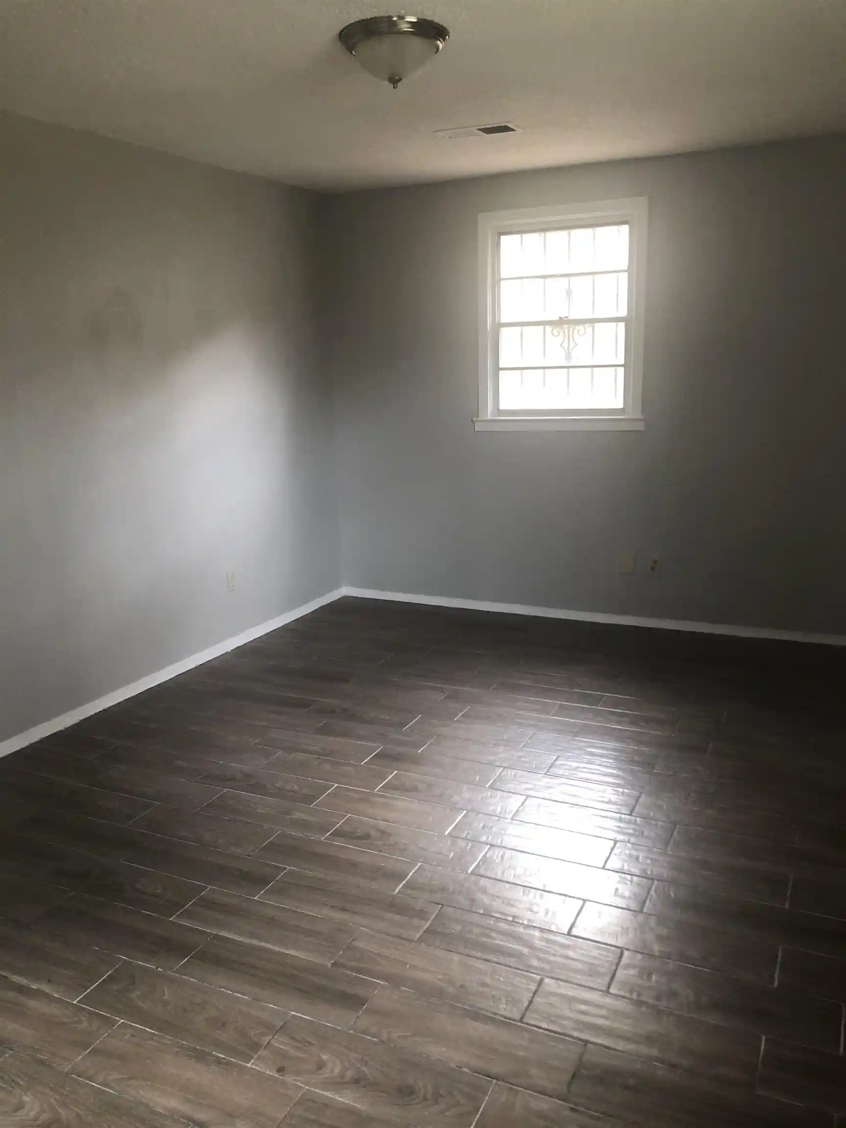 Photo 2 of Single family home for sale at 1698 Rayner St, Memphis, TN 38106 | MLS# 10226314 | Listing updated on 2026-09-02