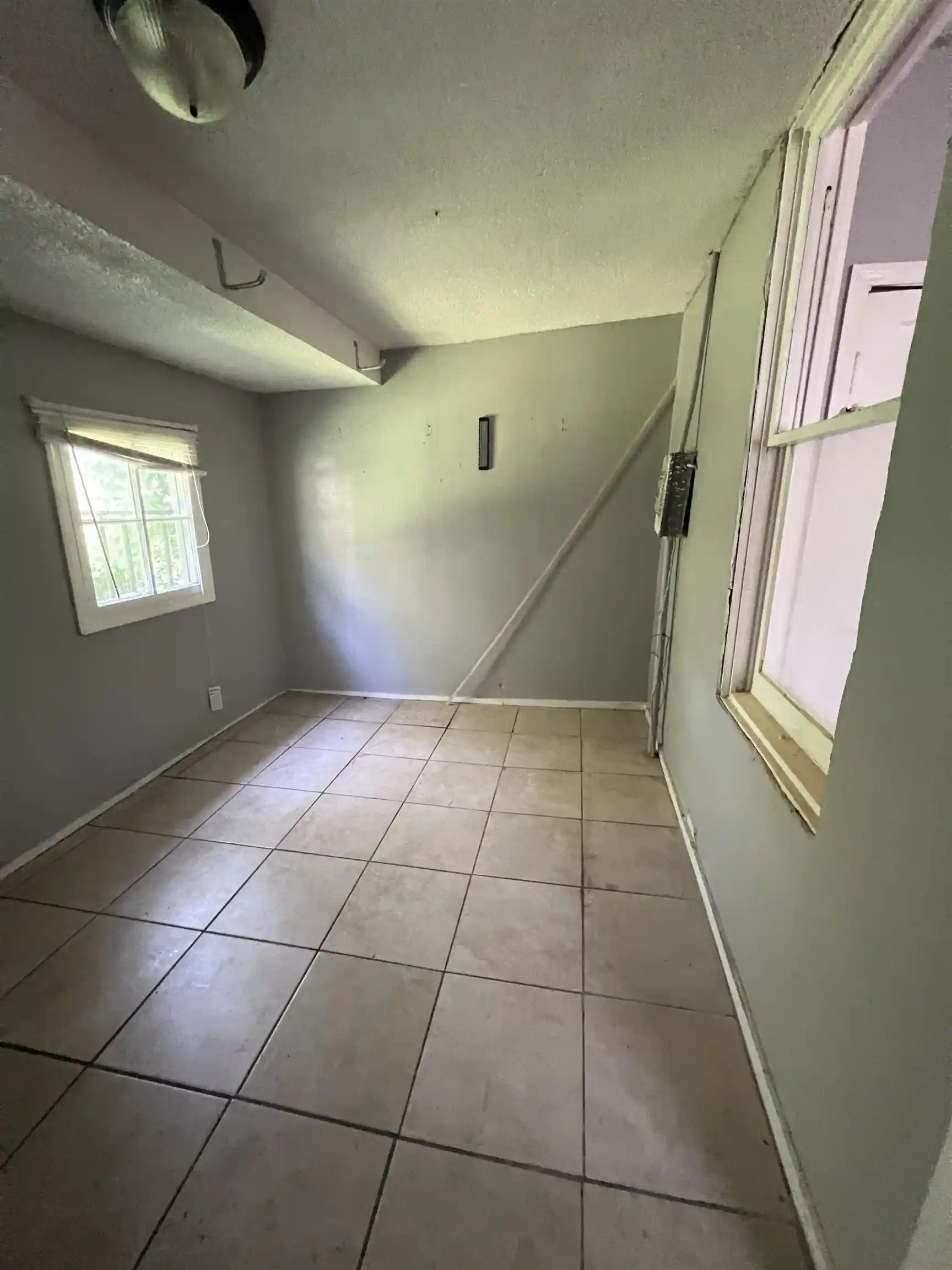 Photo 3 of Single family home for sale at 1514 S Willett St, Memphis, TN 38106 | MLS# 10226318 | Listing updated on 2026-09-02
