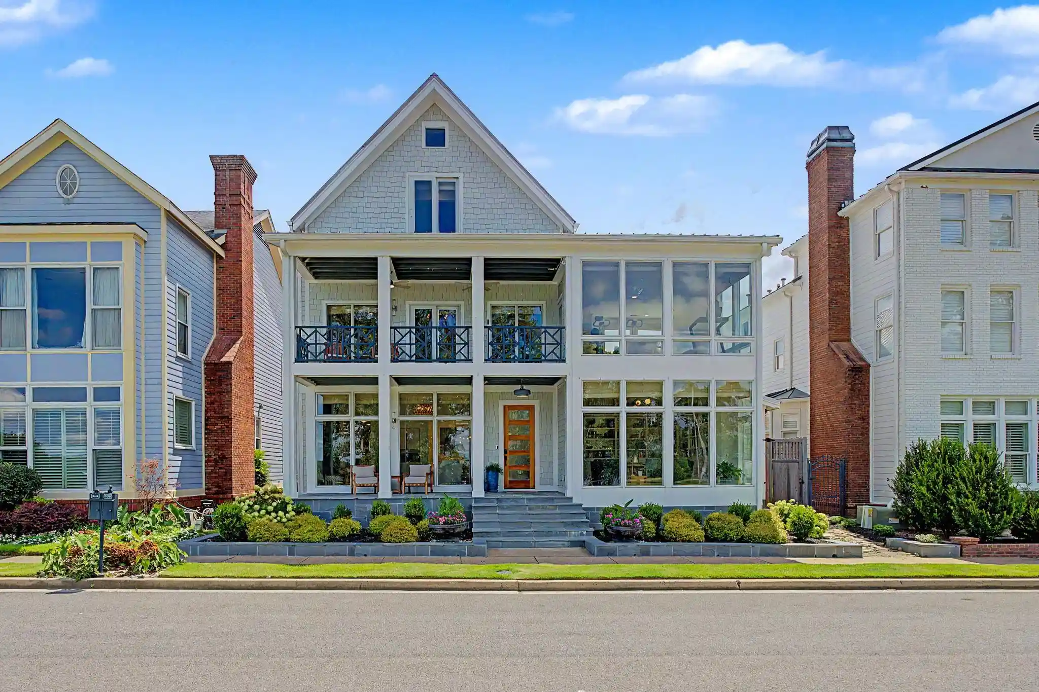 Photo 1 of Single family home for sale at 896 River Park Dr, Memphis, TN 38103 | MLS# 10226331 | Listing updated on 2026-08-25