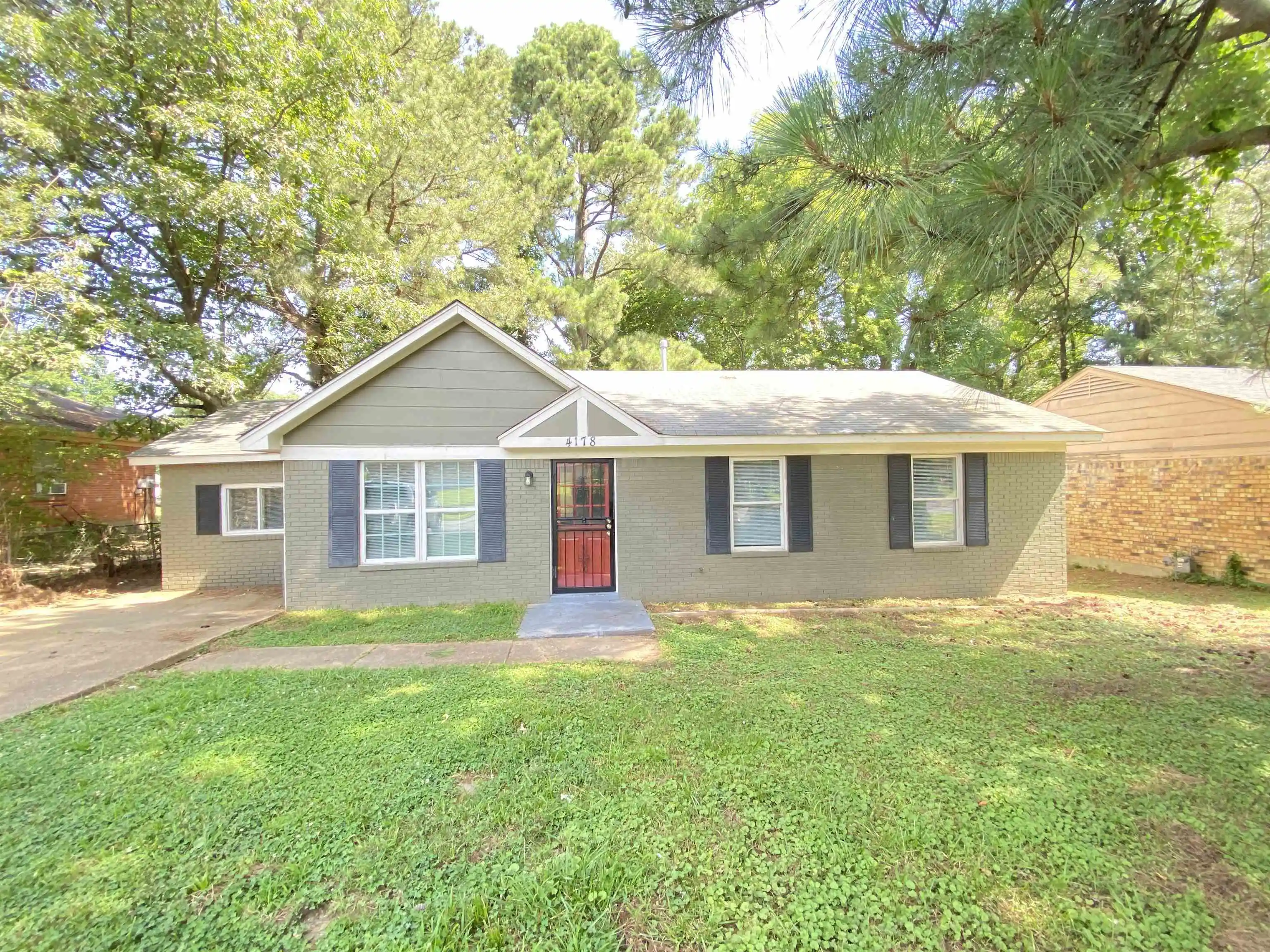 Photo 1 of Sale Pending at 4178 Clydesdale Dr, Memphis, TN 38109 | MLS# 10226342 | Listing updated on 2026-10-06