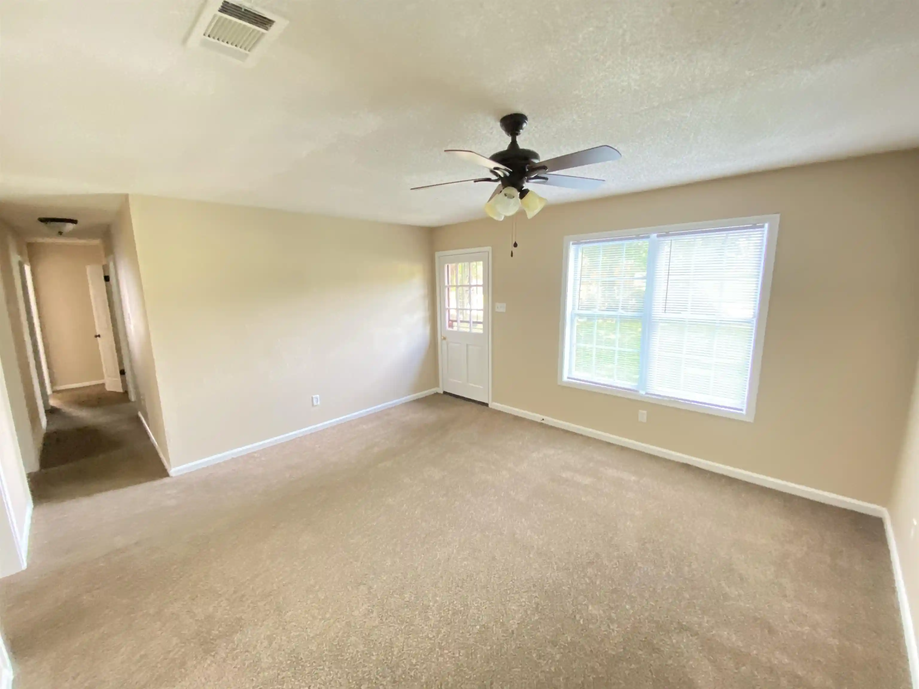 Photo 3 of Sale Pending at 4178 Clydesdale Dr, Memphis, TN 38109 | MLS# 10226342 | Listing updated on 2026-10-06