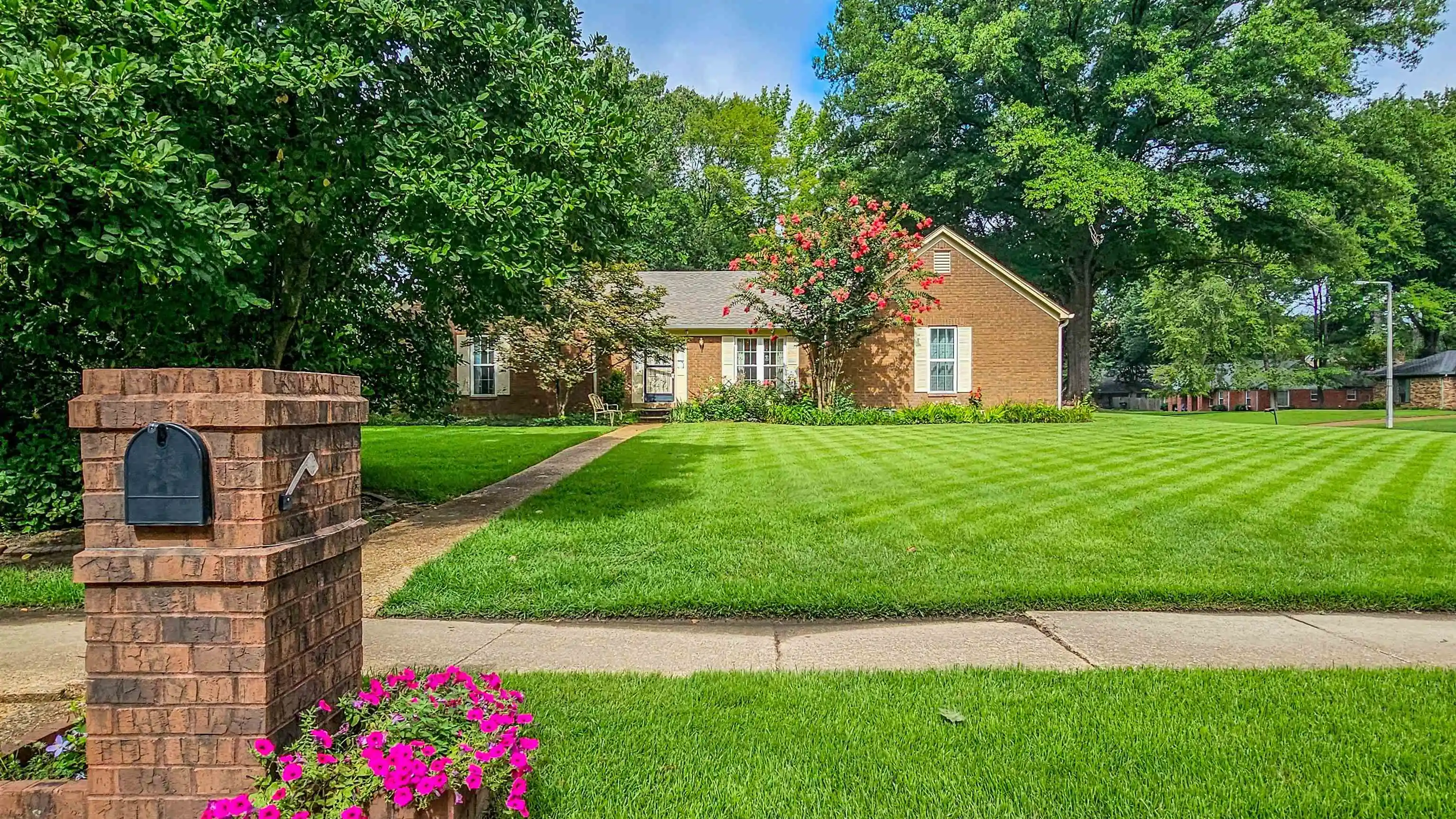 1st image of 1737 Kimbrough Rd, Germantown, TN 38138 | MLS# 10226359