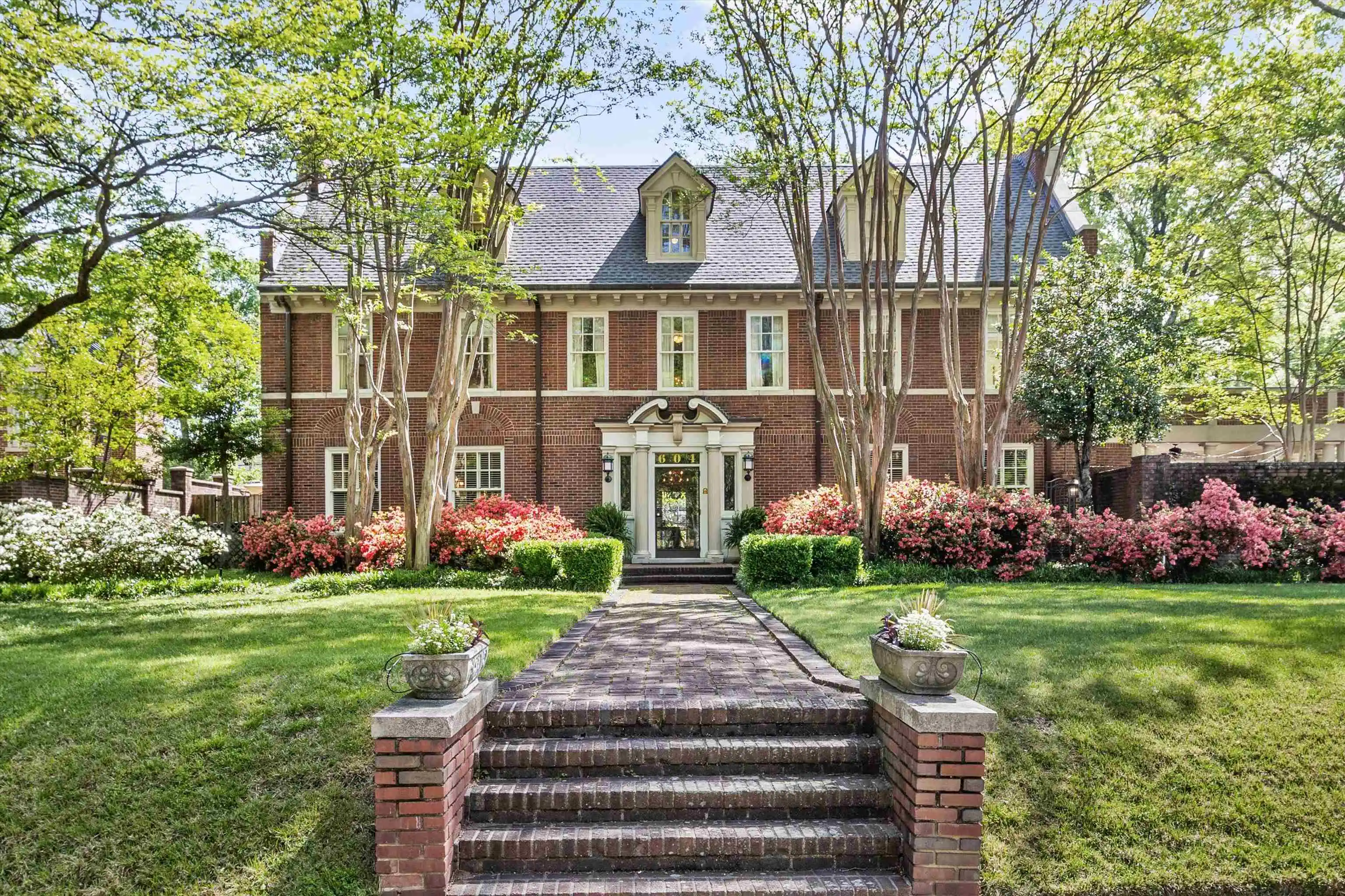 Photo 1 of Sale Pending at 604 S Belvedere Blvd, Memphis, TN 38104 | MLS# 10226386 | Listing updated on 2026-09-24