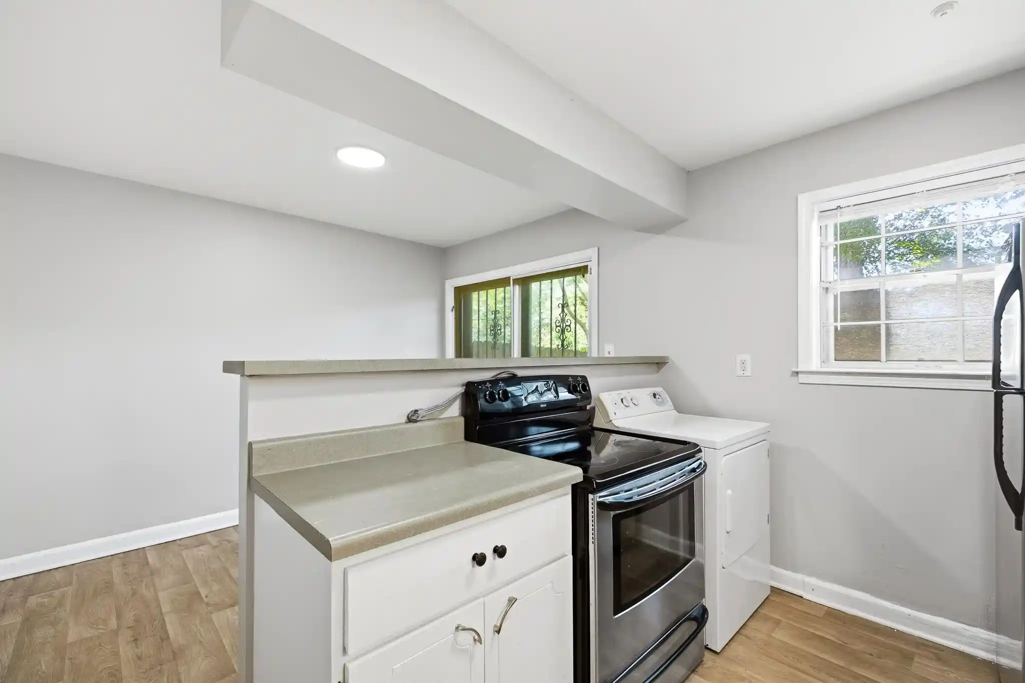 Listing Photo 5 - Condo for sale in building located at 5726 Quince Rd, Memphis, TN 38119 - Unit #4