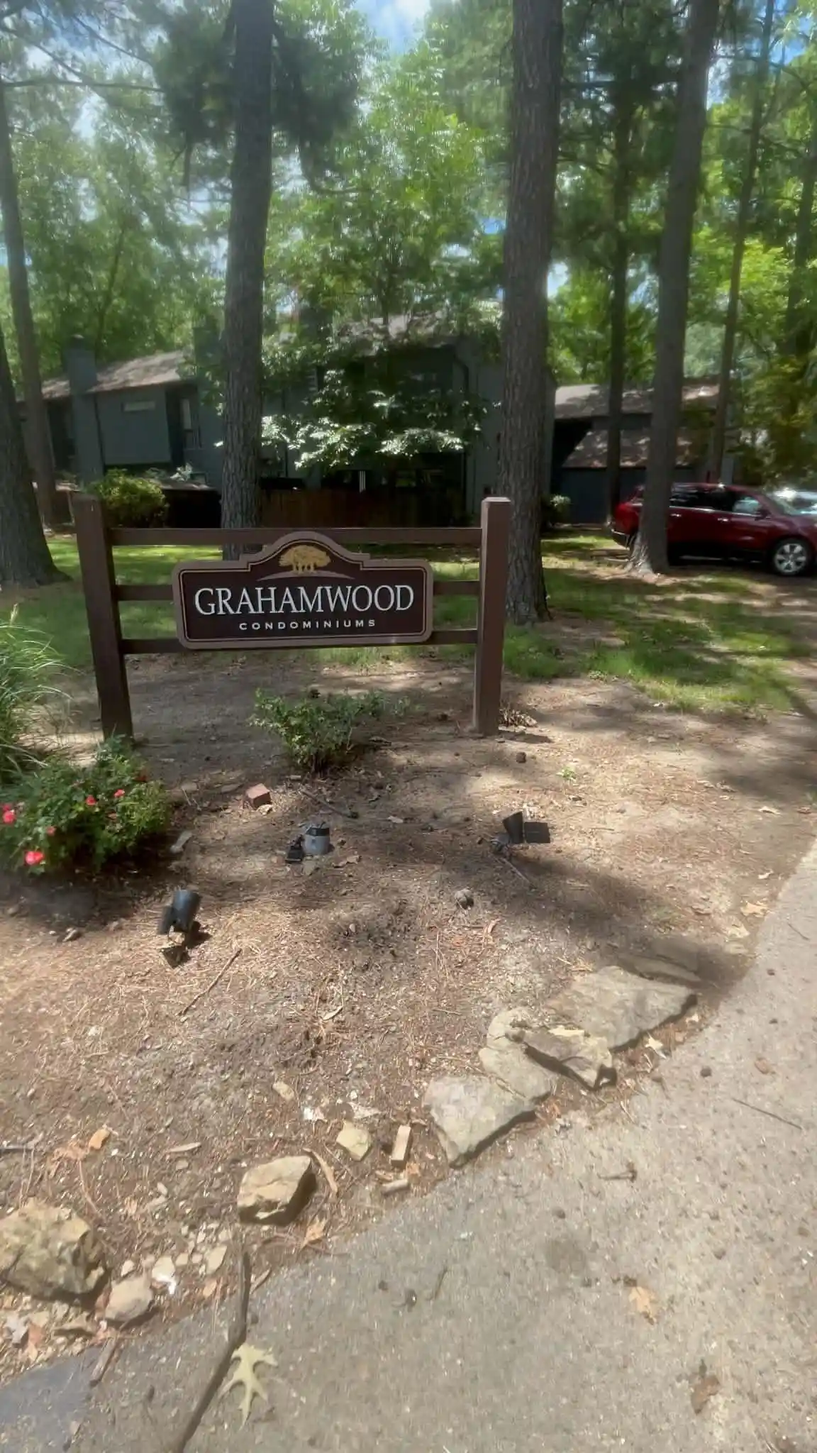 Listing Photo 2 - Condo for sale in building located at 3990 Grahamdale Cir, Memphis, TN 38122 - Unit #3990A