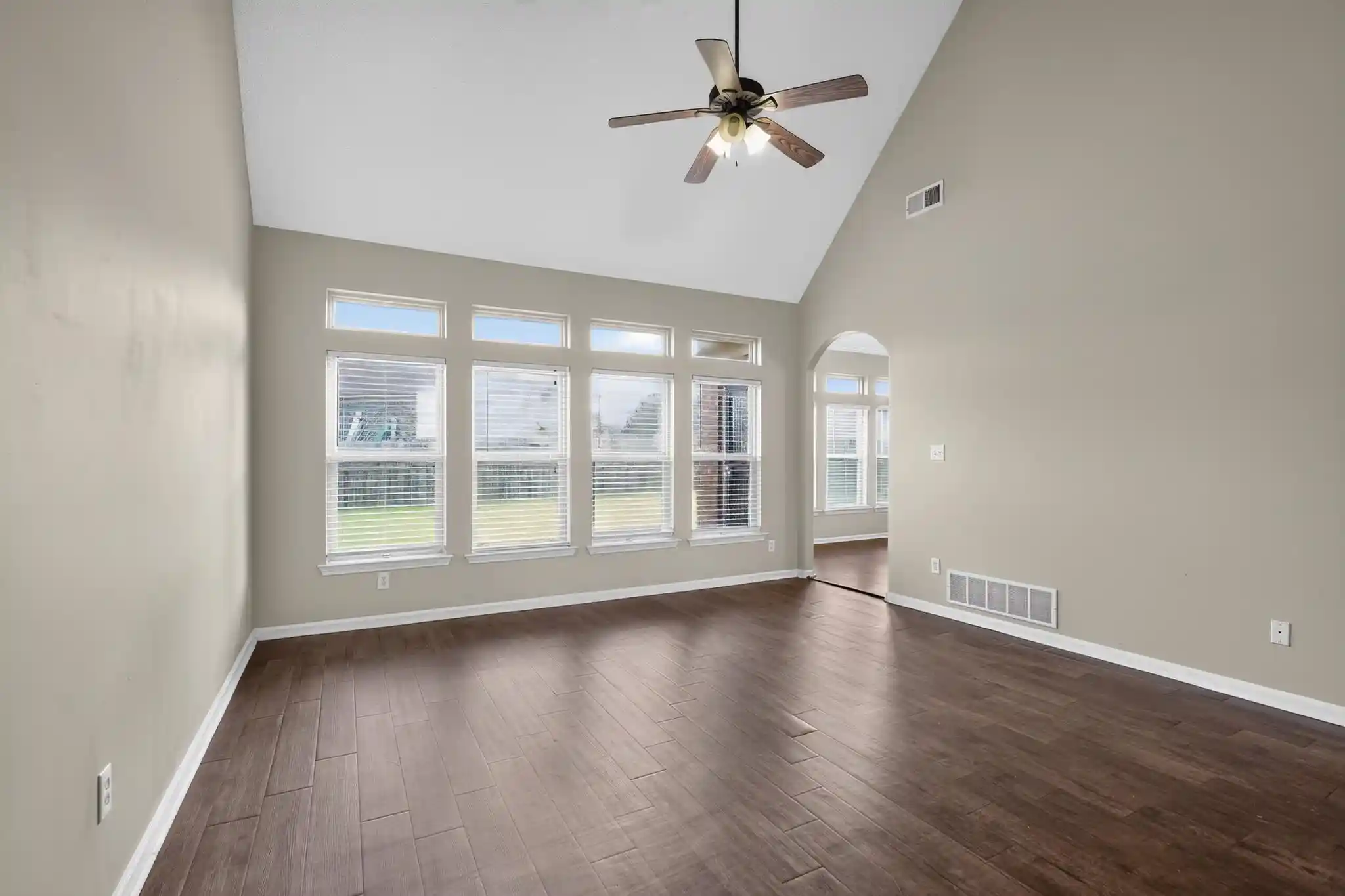 Photo 2 of Sale Pending at 8480 Owlswick Ln, Memphis, TN 38125 | MLS# 10226404 | Listing updated on 2026-09-03