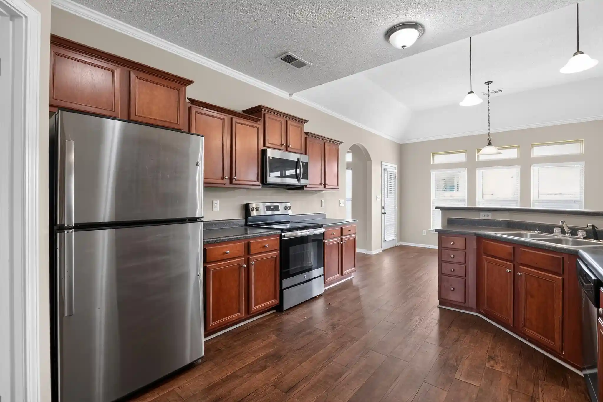Photo 4 of Sale Pending at 8480 Owlswick Ln, Memphis, TN 38125 | MLS# 10226404 | Listing updated on 2026-09-03
