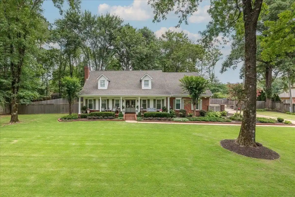 Photo 1 of Single family home for sale at 10250 Barn Hl Dr, Collierville, TN 38017 | MLS# 10226423 | Listing updated on 2026-09-04