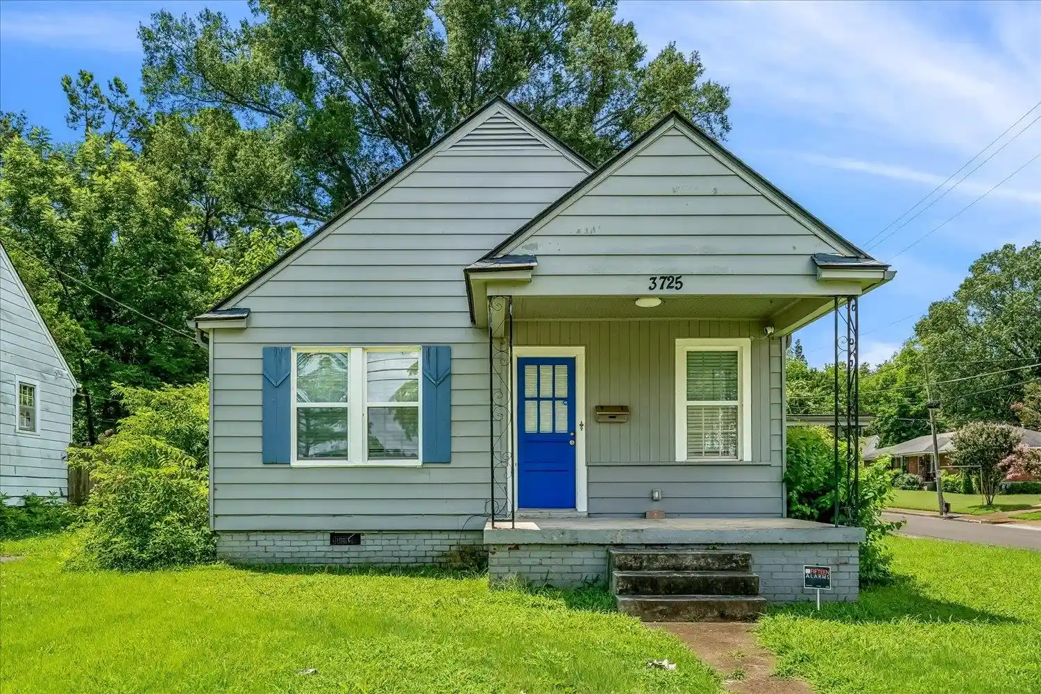 Photo 1 of Single family home for sale at 3725 Spottswood Ave, Memphis, TN 38111 | MLS# 10226427 | Listing updated on 2026-08-24