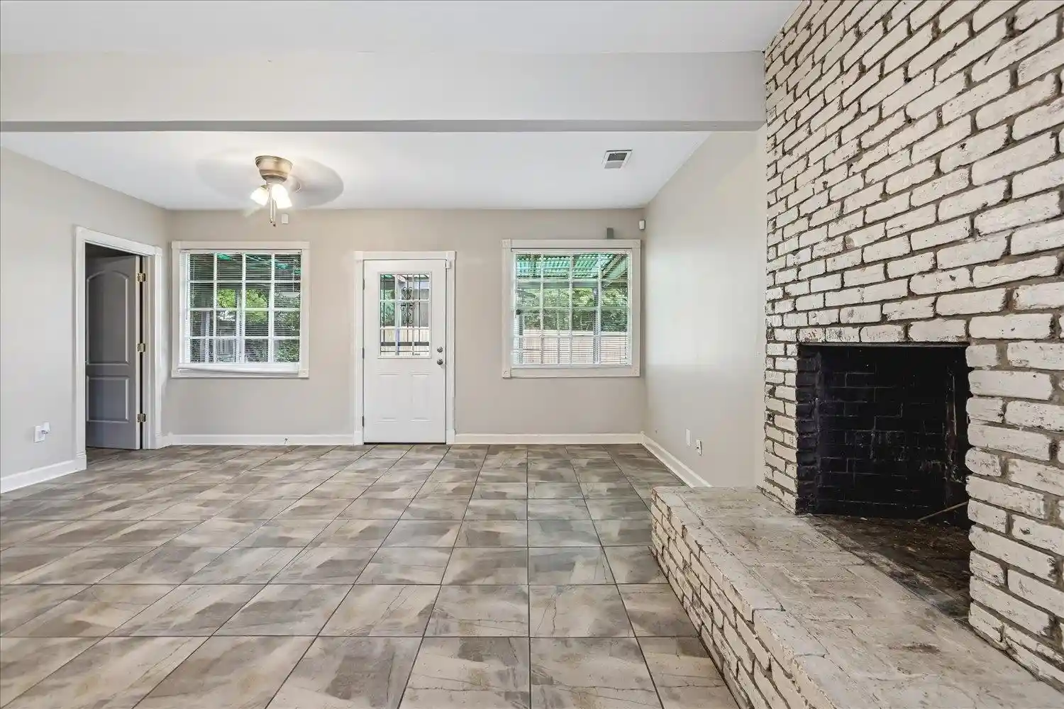Photo 3 of Single family home for sale at 3725 Spottswood Ave, Memphis, TN 38111 | MLS# 10226427 | Listing updated on 2026-08-24