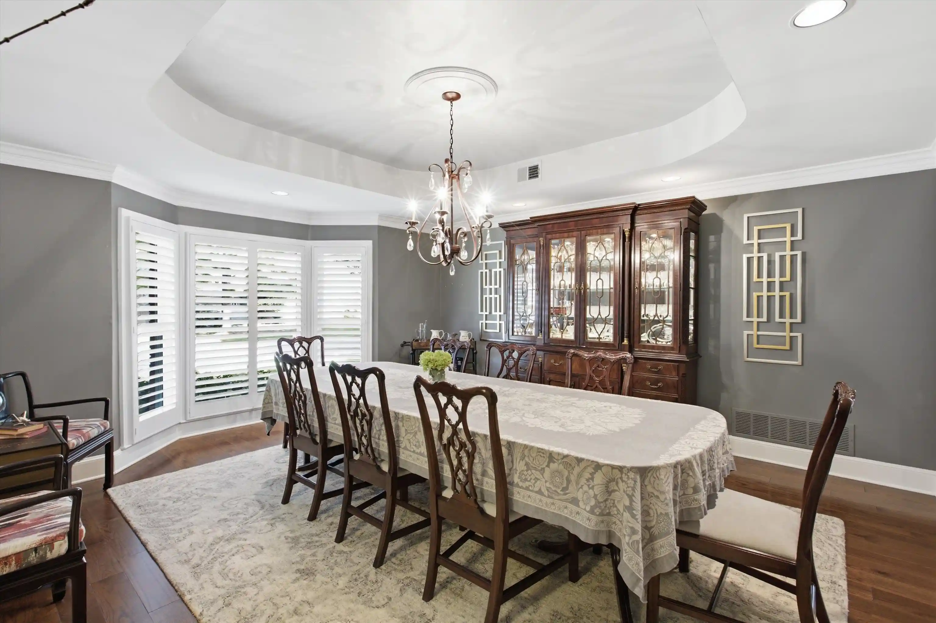 Photo 2 of Sale Pending at 6721 River Oaks View Dr, Memphis, TN 38120 | MLS# 10226440 | Listing updated on 2026-08-25
