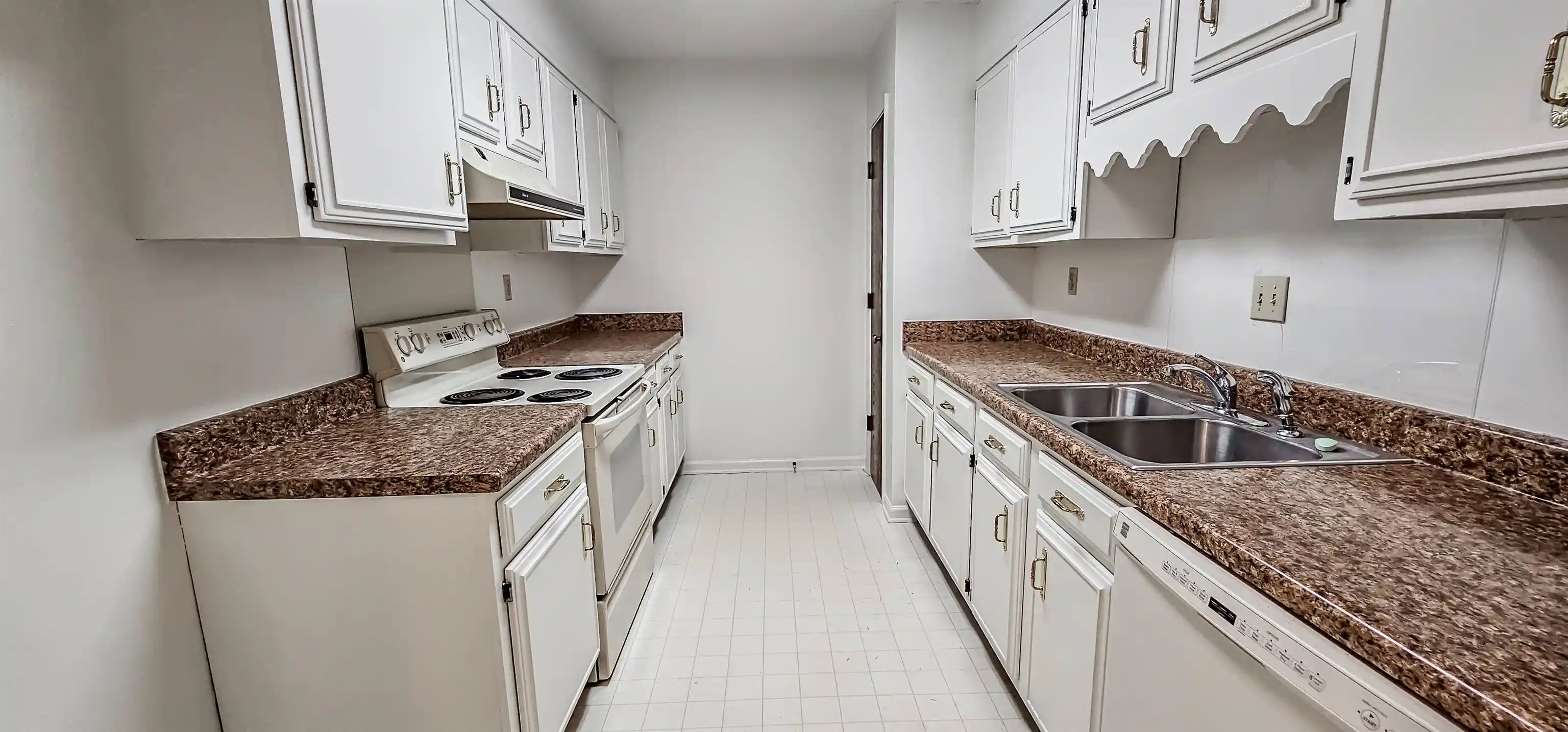 3rd image of 7024 Country Rd, Germantown, TN 38138