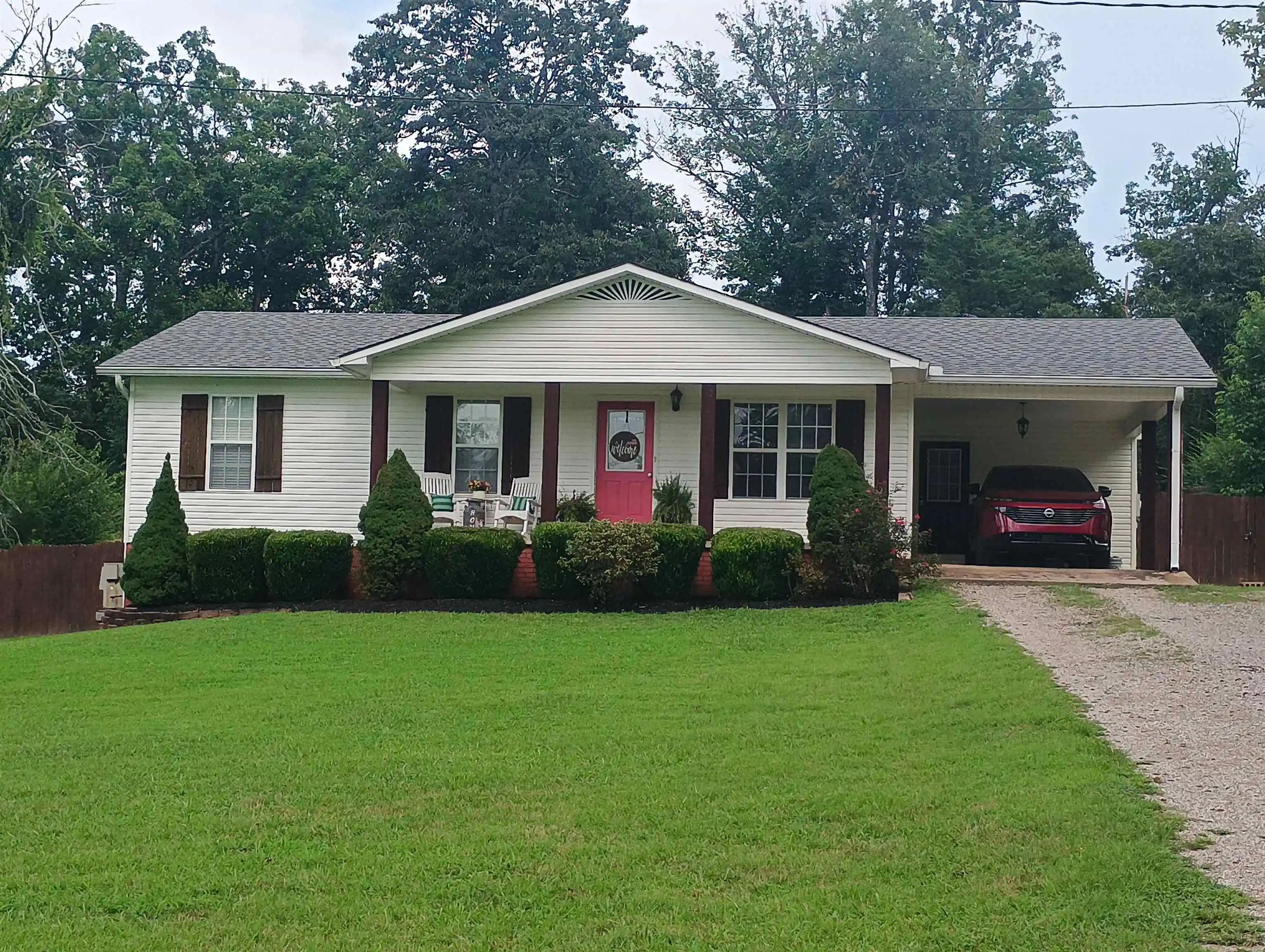 Photo 1 of Single family home for sale at 410 Andrews Ln, Savannah, TN 38372 | MLS# 10226483 | Listing updated on 2026-09-10