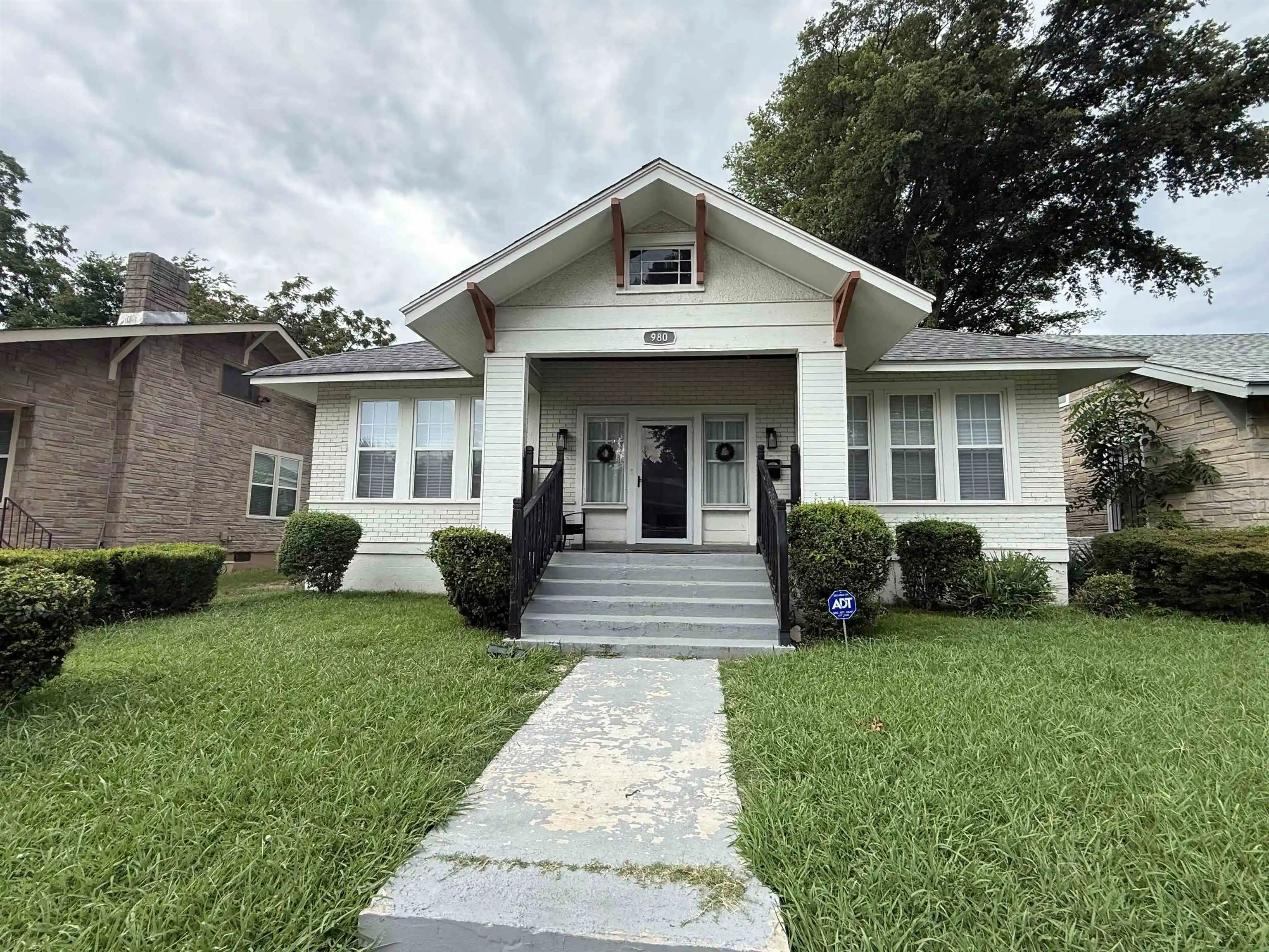 Photo 1 of Single family home for sale at 980 Faxon Ave, Memphis, TN 38105 | MLS# 10226488 | Listing updated on 2026-07-20