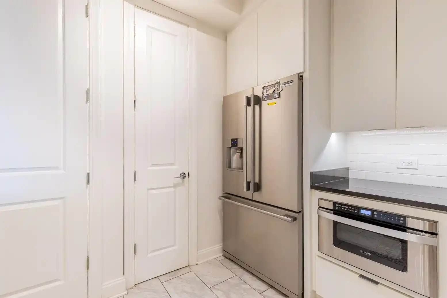 Photo 2 of Condo for sale at 717 Riverside Dr #1407, Memphis, TN 38103 | MLS# 10226513 | Listing updated on 2026-09-16