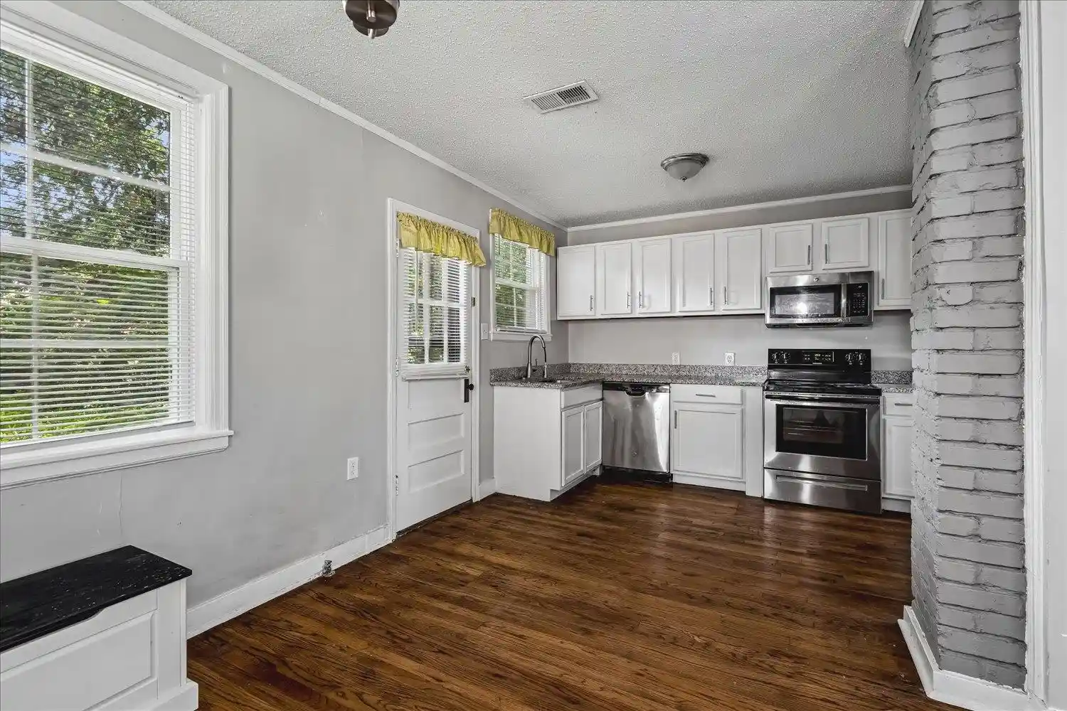 Photo 2 of Single family home for sale at 4106 Faxon Ave, Memphis, TN 38122 | MLS# 10226526 | Listing updated on 2026-08-11