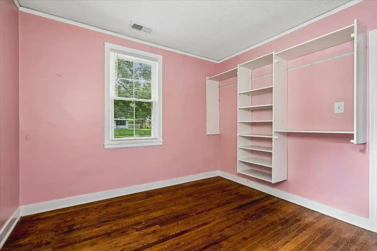 Photo 4 of Single family home for sale at 4106 Faxon Ave, Memphis, TN 38122 | MLS# 10226526 | Listing updated on 2026-08-11