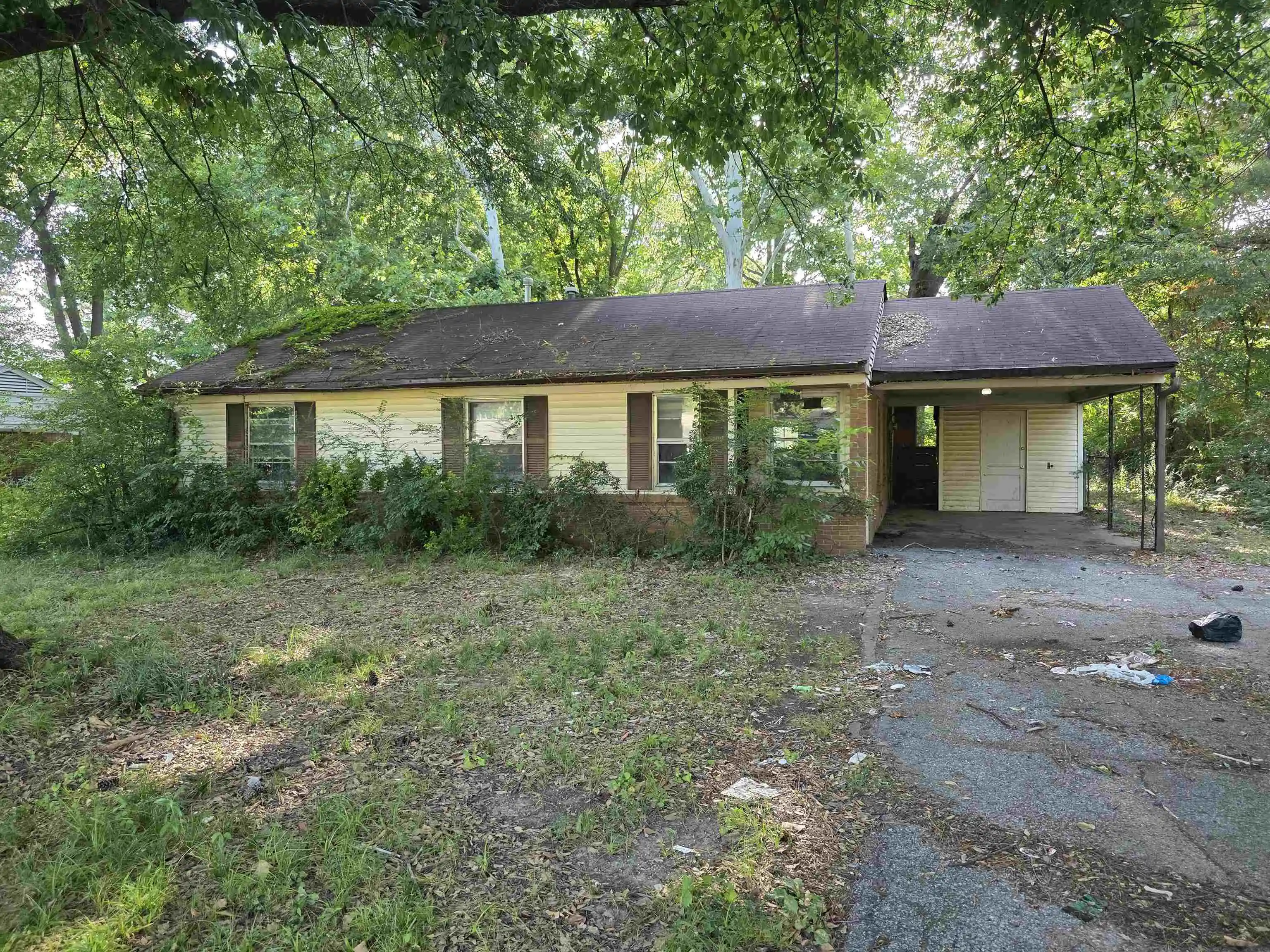 Photo 1 of Sale Pending at 5246 Lochinvar Dr, Memphis, TN 38116 | MLS# 10226531 | Listing updated on 2026-09-04