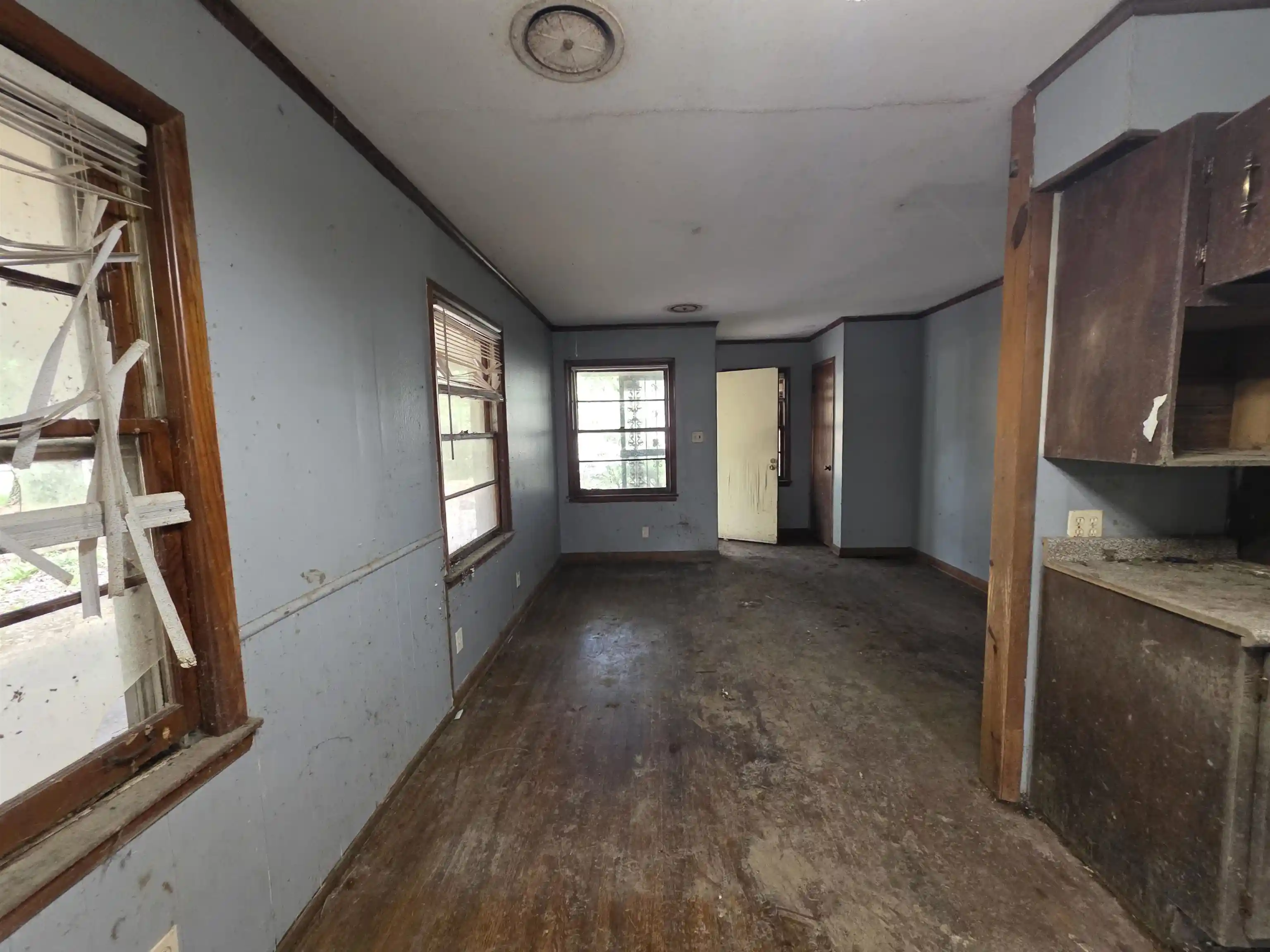 Photo 4 of Sale Pending at 5246 Lochinvar Dr, Memphis, TN 38116 | MLS# 10226531 | Listing updated on 2026-09-04