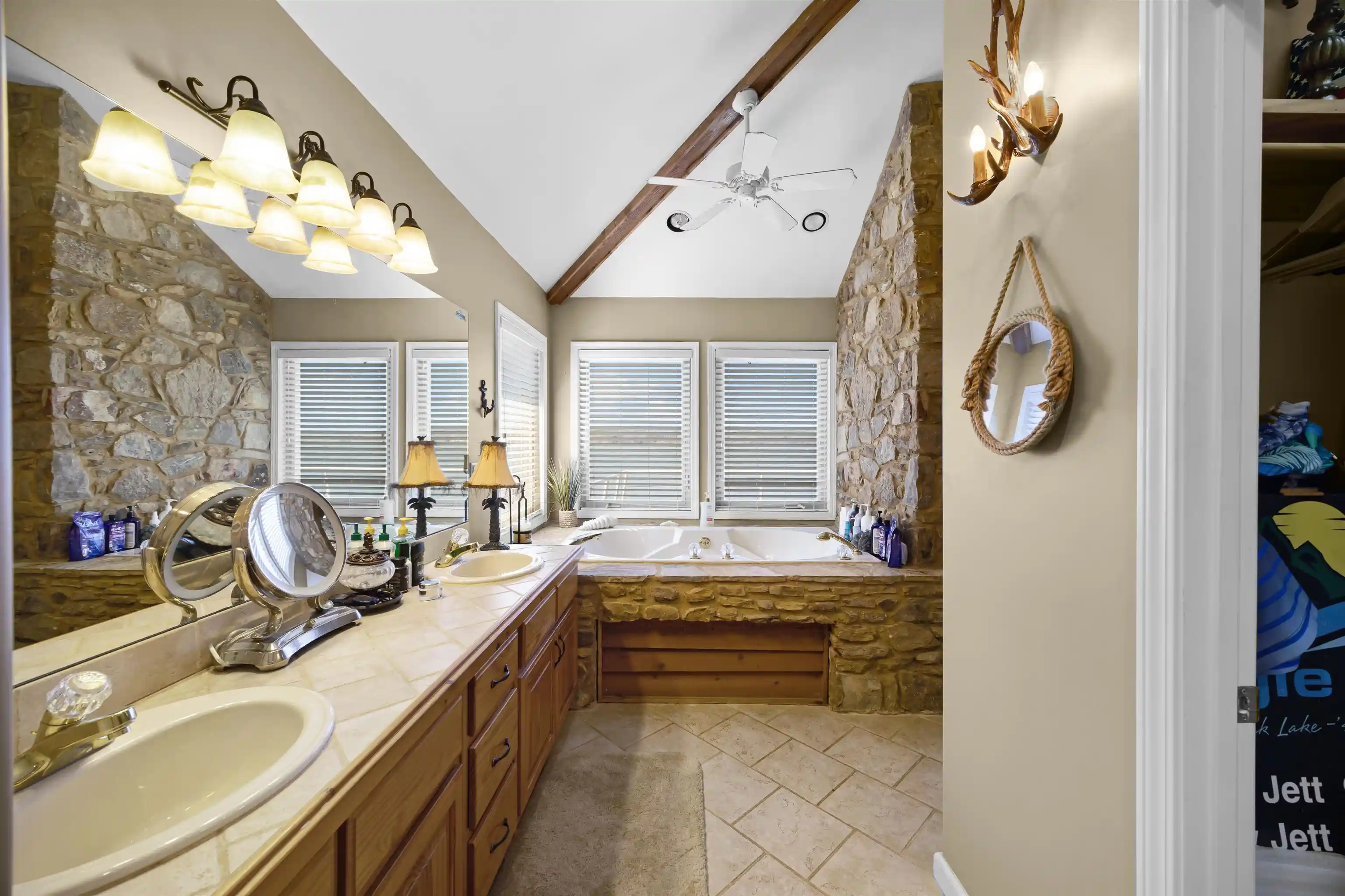 Photo 3 of Single family home for sale at 228 Chickasaw Tr Rd, Cherokee, AL 35616 | MLS# 10226533 | Listing updated on 2026-10-08
