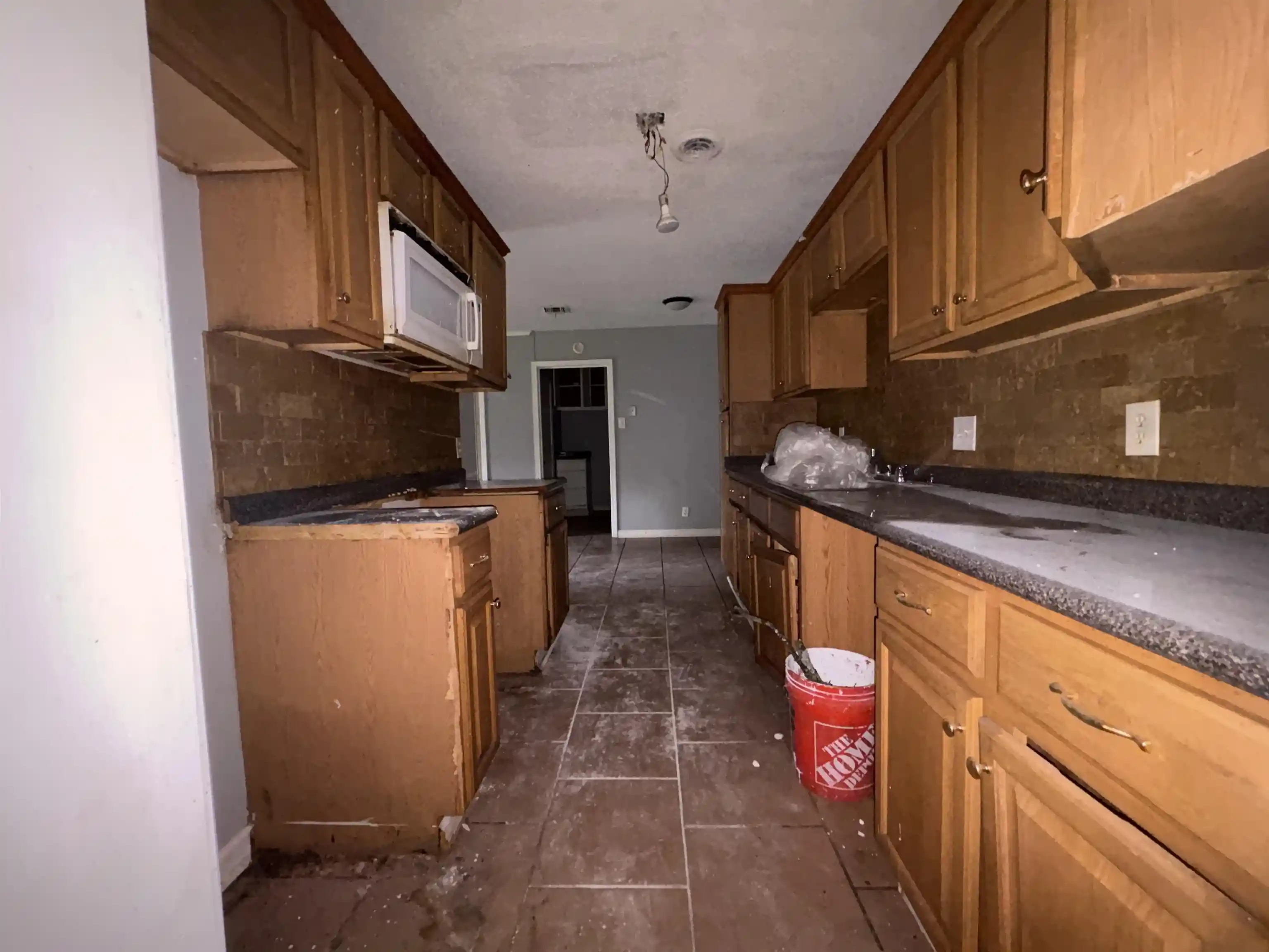 Photo 3 of Sale Pending at 3215 Queensgate Ave, Memphis, TN 38118 | MLS# 10226571 | Listing updated on 2026-08-30