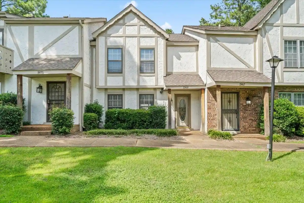 1st image of 1969 Vienna Wy #70, Germantown, TN 38138 | MLS# 10226582