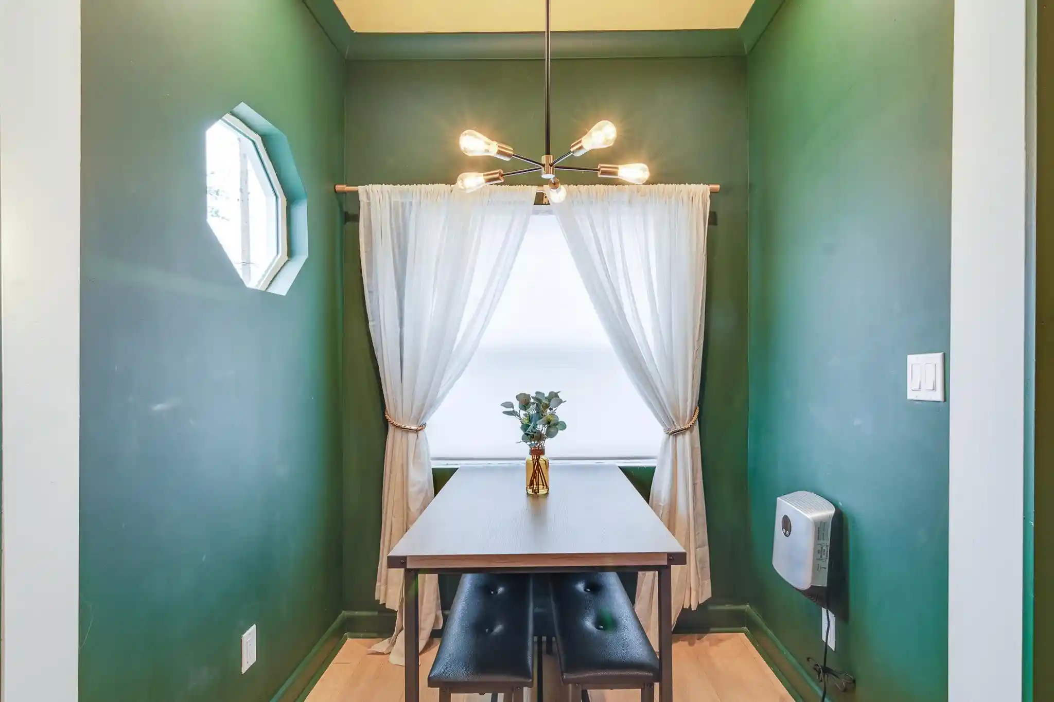 Photo 2 of Single family home for sale at 843 Lane Ave, Memphis, TN 38105 | MLS# 10226593 | Listing updated on 2026-09-01